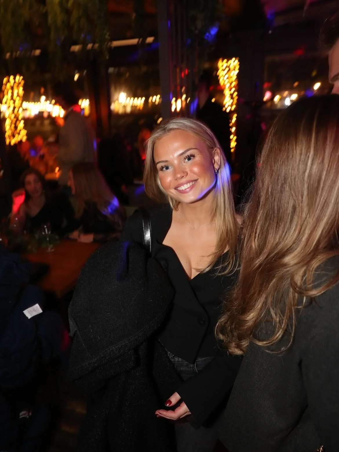 Full fart fr&aring;n start!!🏃&zwj;♀️&zwj;➡️ &Aring;rets f&ouml;rsta BRASSE-LUNCH, 🏒 p&aring; uteserveringen, efterl&auml;ngtad AW med kollegorna &amp; sena middagar med n&auml;ra &amp; k&auml;ra!❣️ Beh&ouml;ver vi forts&auml;tta? Ses p&aring; Brass