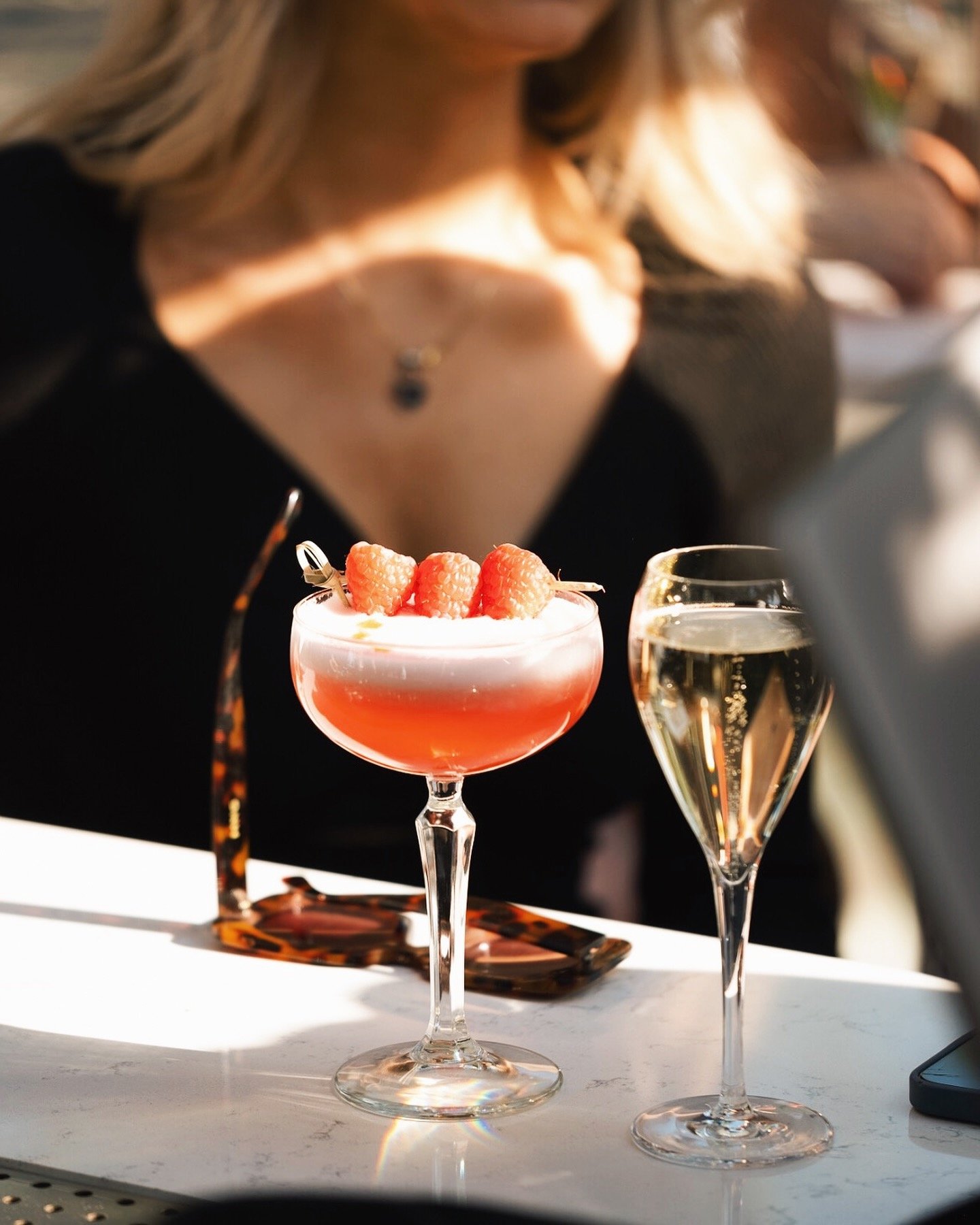 FREDAG ☀
Vi njuter vidare i v&aring;rsolen! V&auml;lkommen till uteserveringen p&aring; solig lunch, kall dryck eller after work. &Ouml;ppet 11.30 till sent 💌

#localbusinessnwtmedia