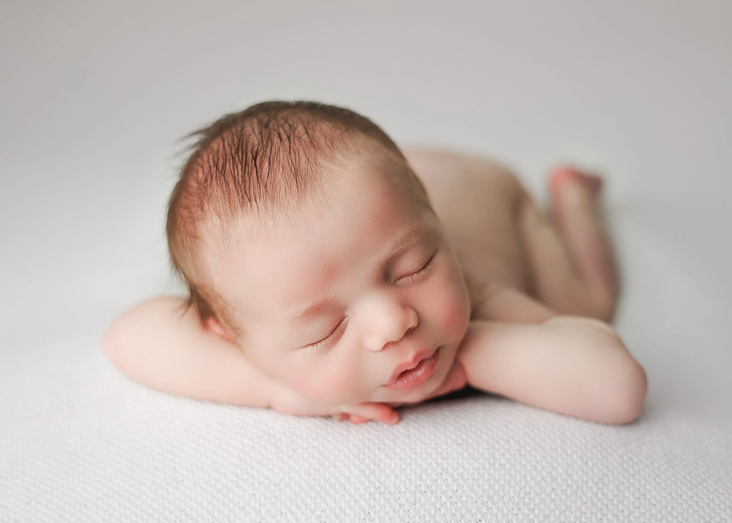 Best Photography in Nitro West Virginia. Top Rated Newborn Photography in Cross Lanes WV.  Studio Maternity in Charleston West Virginia. Best Baby Photos near South Charleston WV. Indoor Pregnancy Photoshoot Madison WV. 