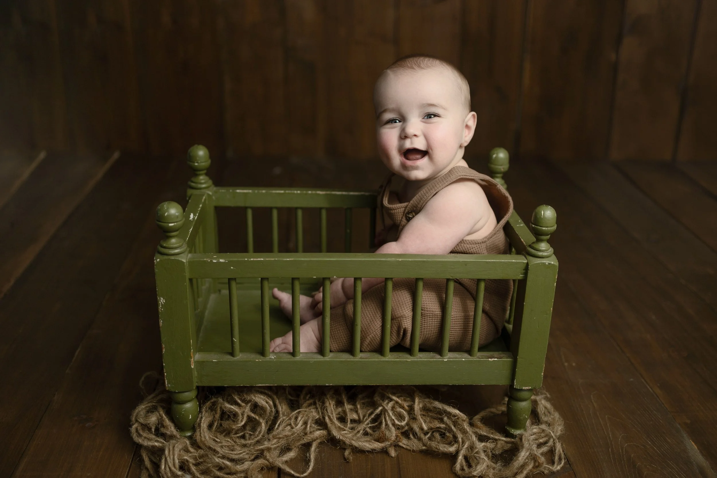 Beckley WV newborn photographer. Millwood WV Pregnancy photographer. West Virginia's best photographer. Milestone Photos in Barboursville WV