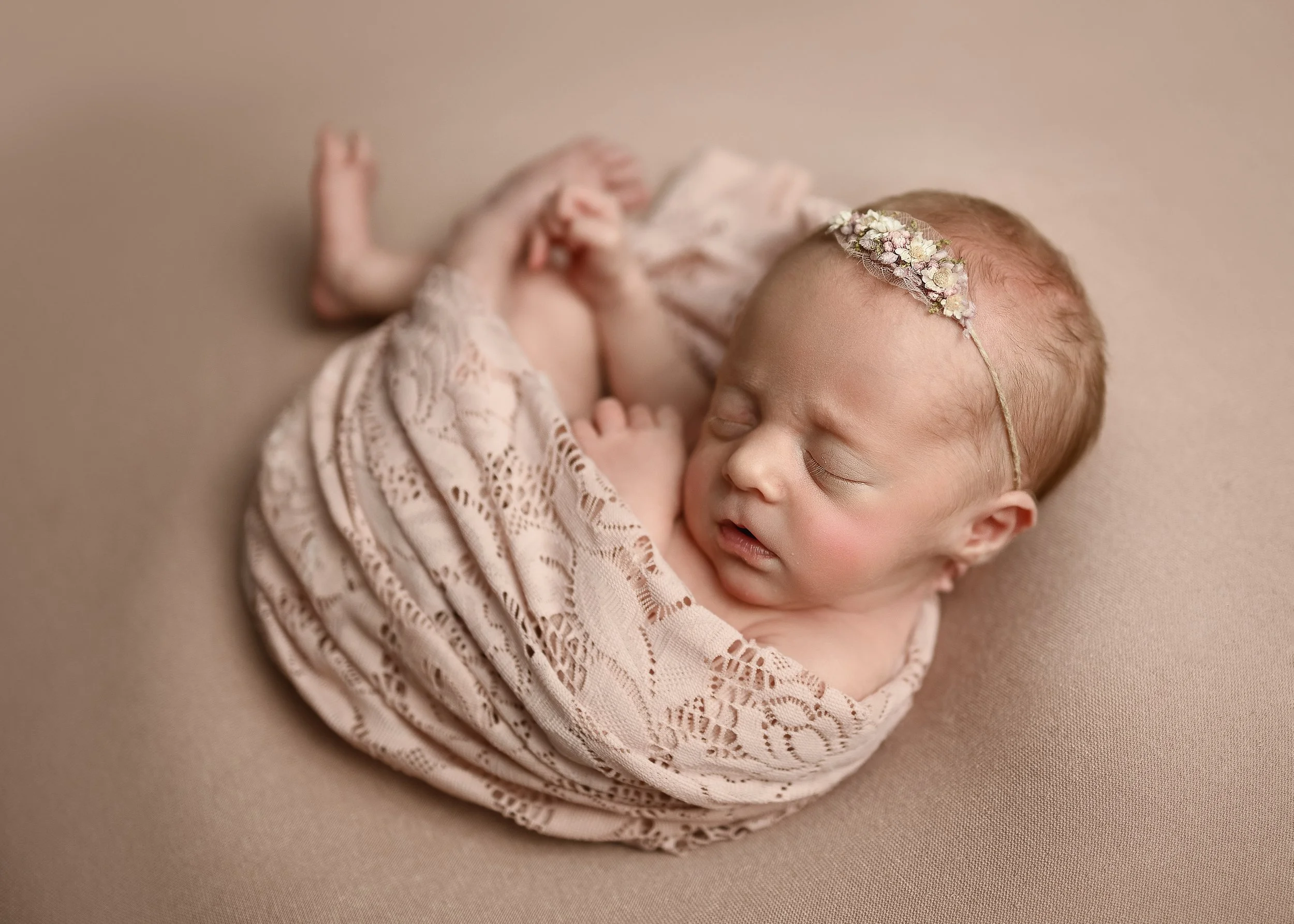 West Virginia's Top Rated Maternity Photography. Serving only the best baby and pregnancy portraits near Morgantown WV and Beckley WV. Clients travel to my Charleston studio from Ashland Kentucky, and Point Pleasant WV. 