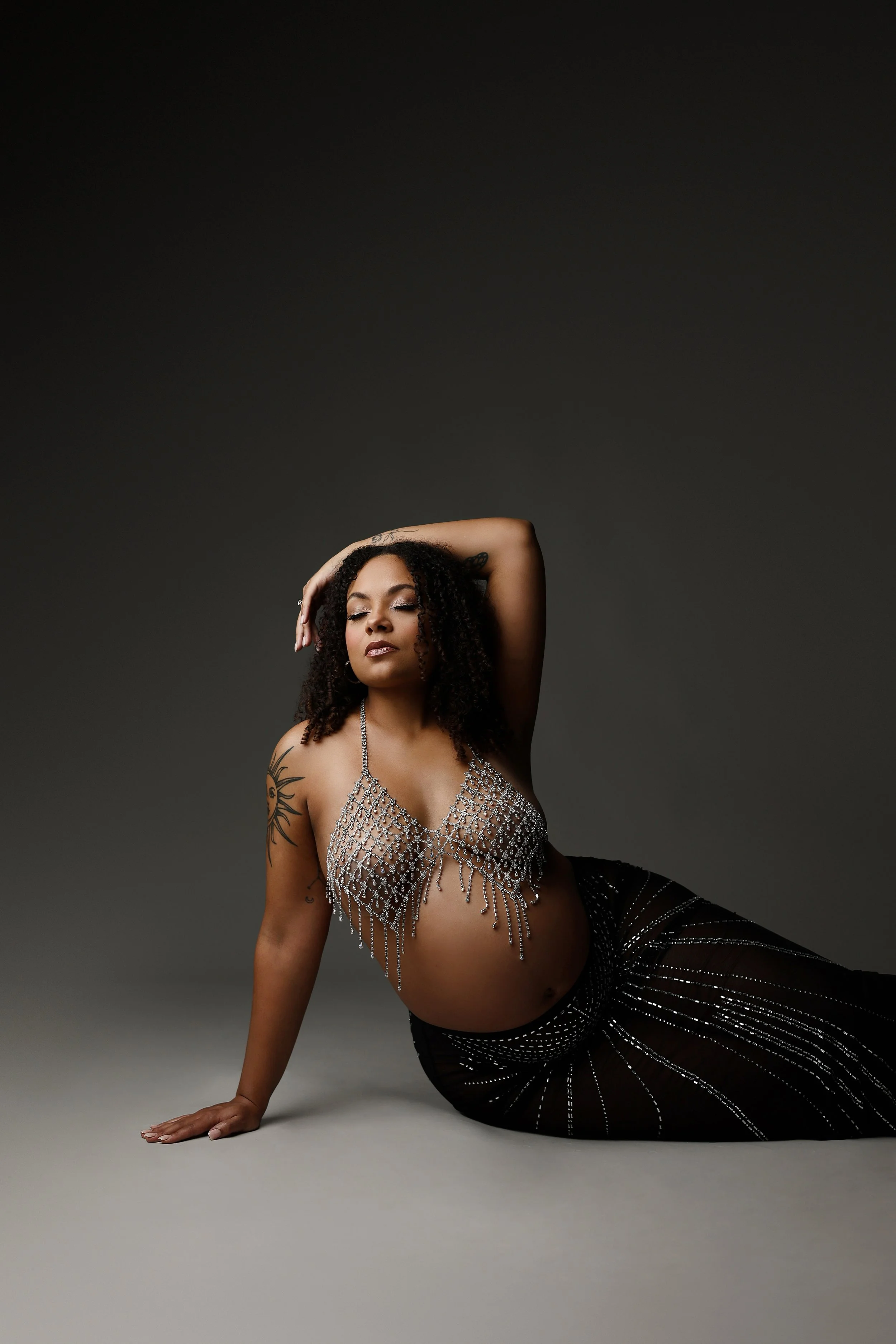 Best Pregnancy photographer Hurricane WV. Baby photographer Winfield WV. Indoor Professional Maternity photographer Marmet WV.