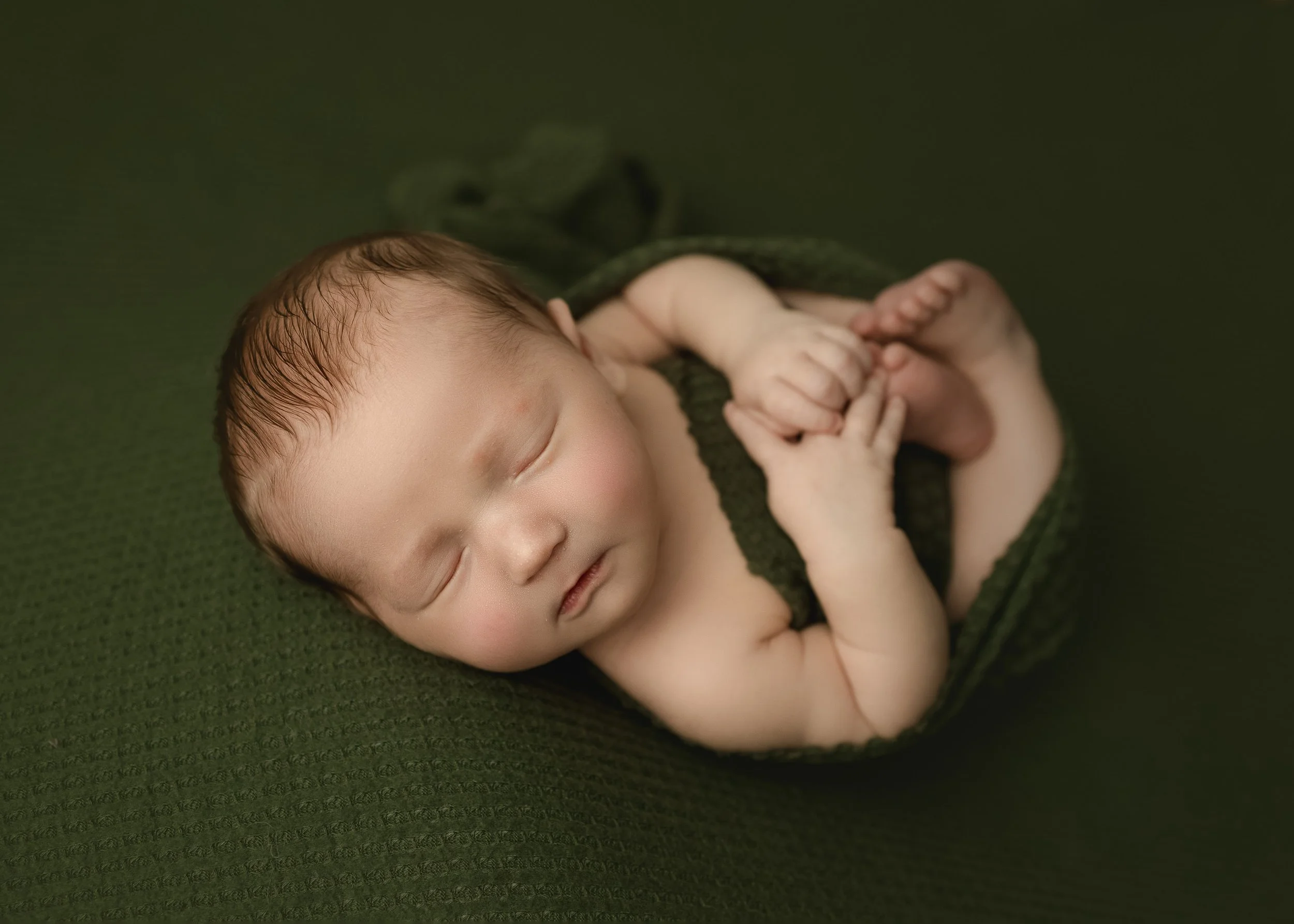 Best Photography in Nitro West Virginia. Top Rated Newborn Photography in Cross Lanes WV.  Studio Maternity in Charleston West Virginia. Best Baby Photos near South Charleston WV. Indoor Pregnancy Photoshoot Madison WV. 