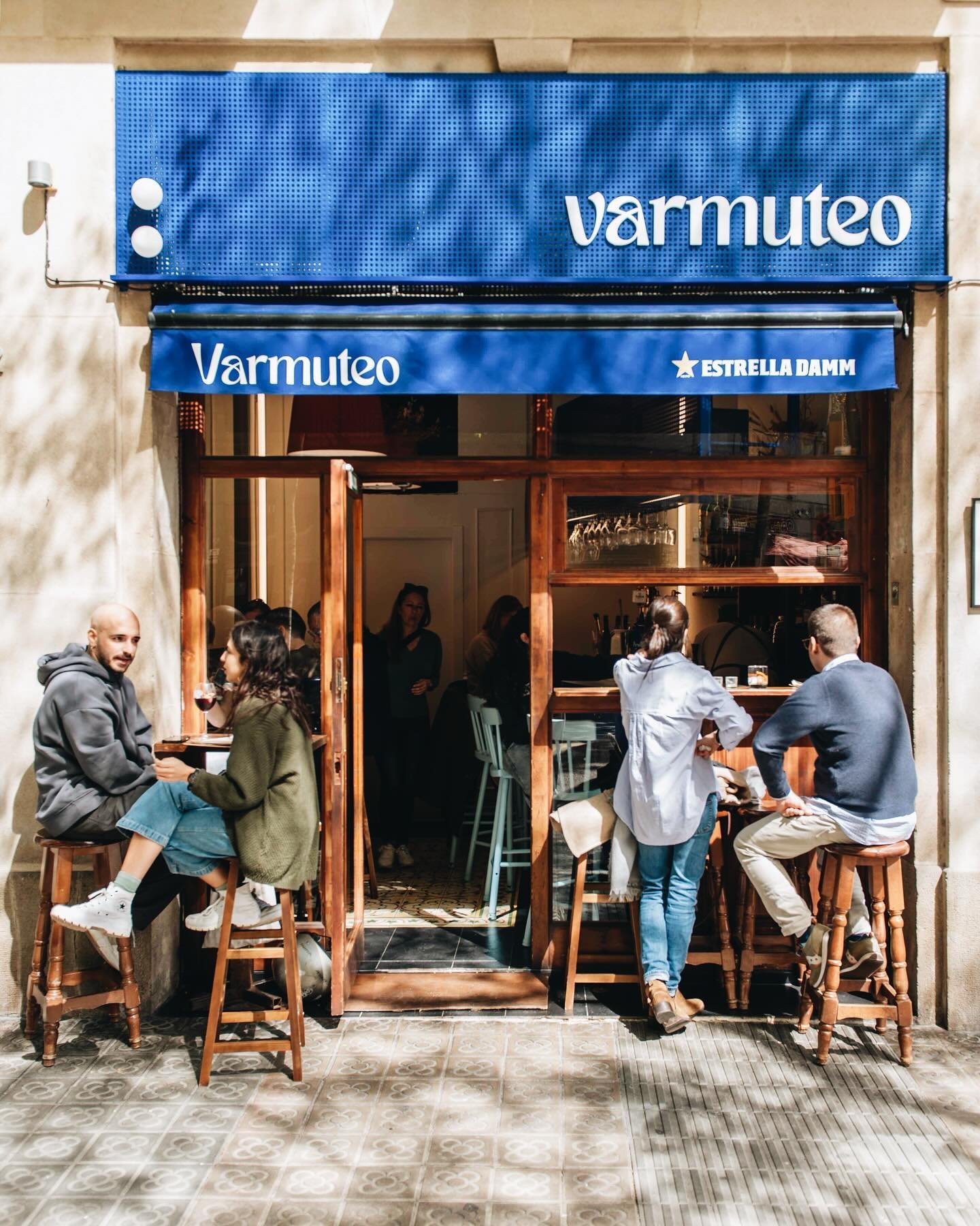 ✨NEW TAPAS &amp; VERMOUTH BAR✨ A tiny but mighty place that is pure gold, and if you haven&rsquo;t been yet then you know what to do! 🏃 I am a big fan of @alaparbcn, and this small spot is their new sister establishment, with a very different focus 