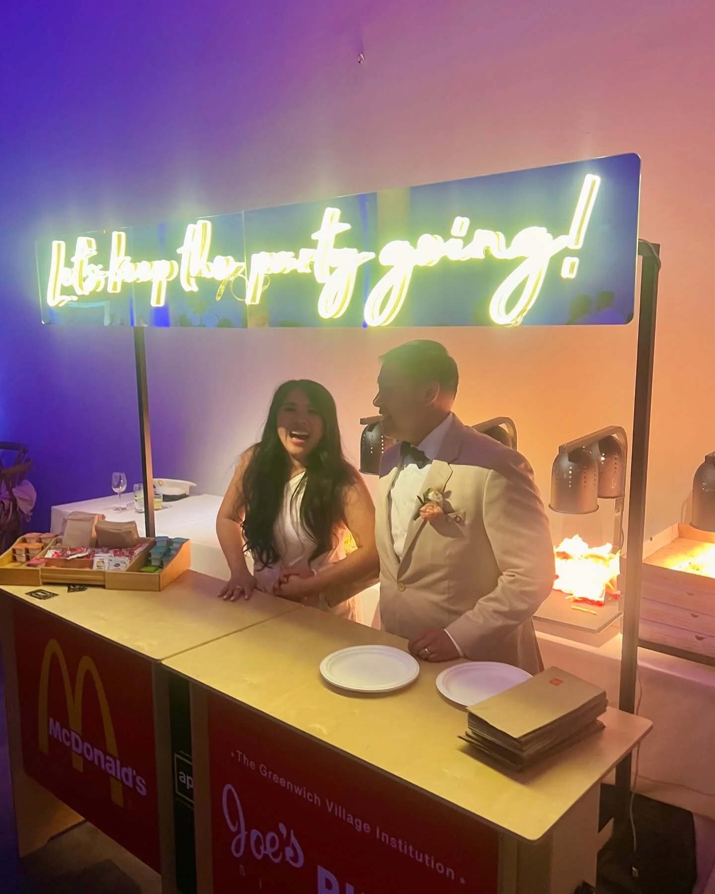 Congrats Samantha and Steven 🎉! You guys crushed it and the food too 🍕 🍔 🍟! Thank for the hospitality and kindness @angelw.events @soundriverstudios 

#weddingafterparty #weddingfoodideas #weddingideas #weddingplanner #weddinggoals #weddingfun #w