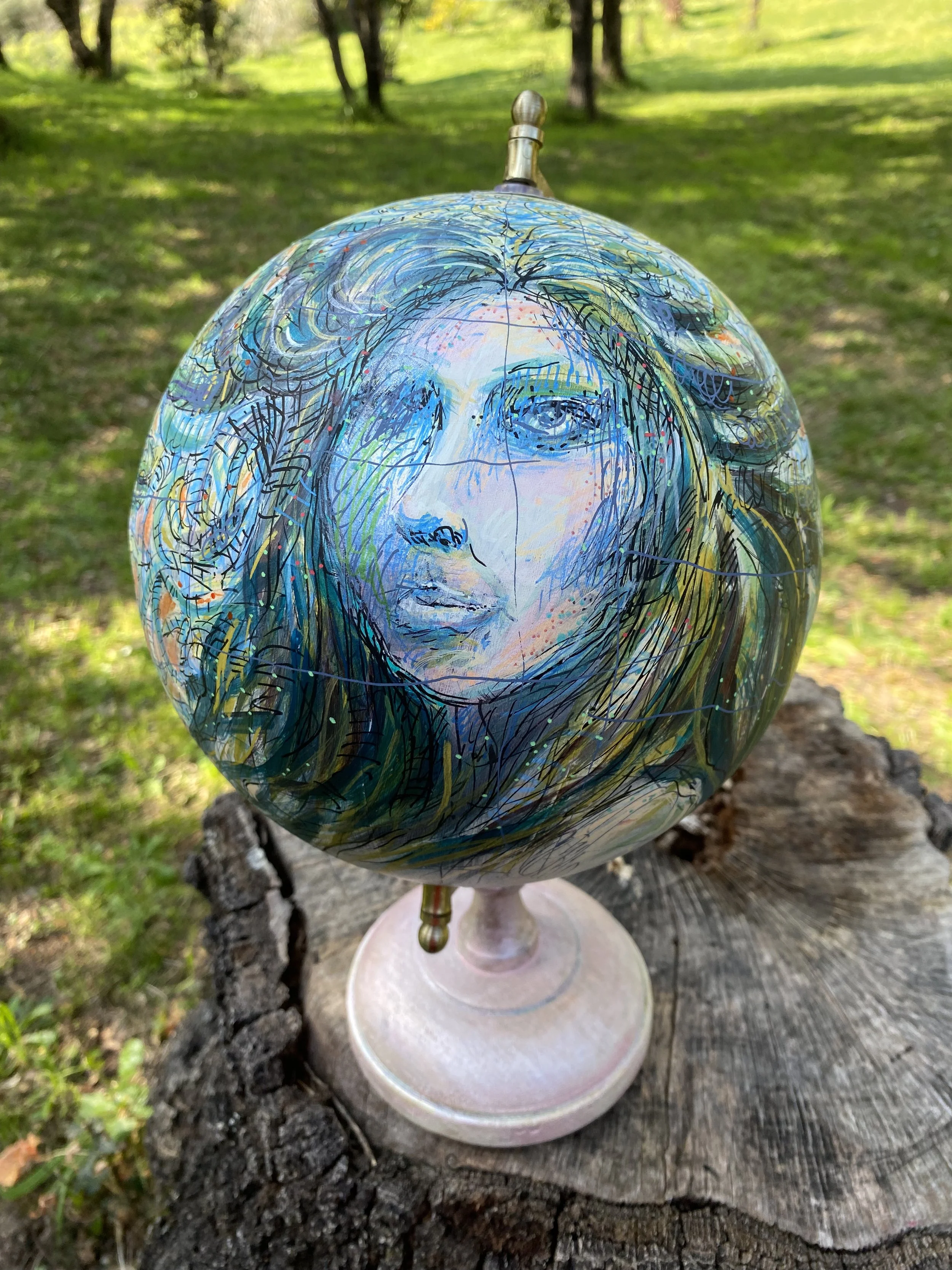 "Globe à la Méduse verte"   A249 33x20x22cm