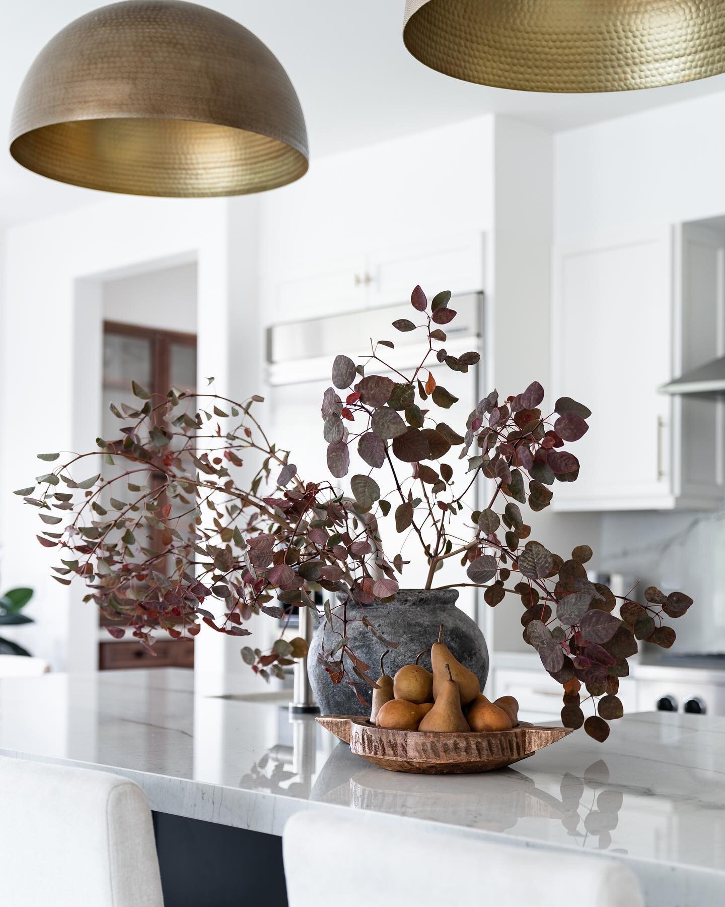 The kitchen is clean and I&rsquo;m ready for the weekend ✨

Project | #projectdcleavinforcaliforniadreamin 
Photography | @jamesfurman.interiors