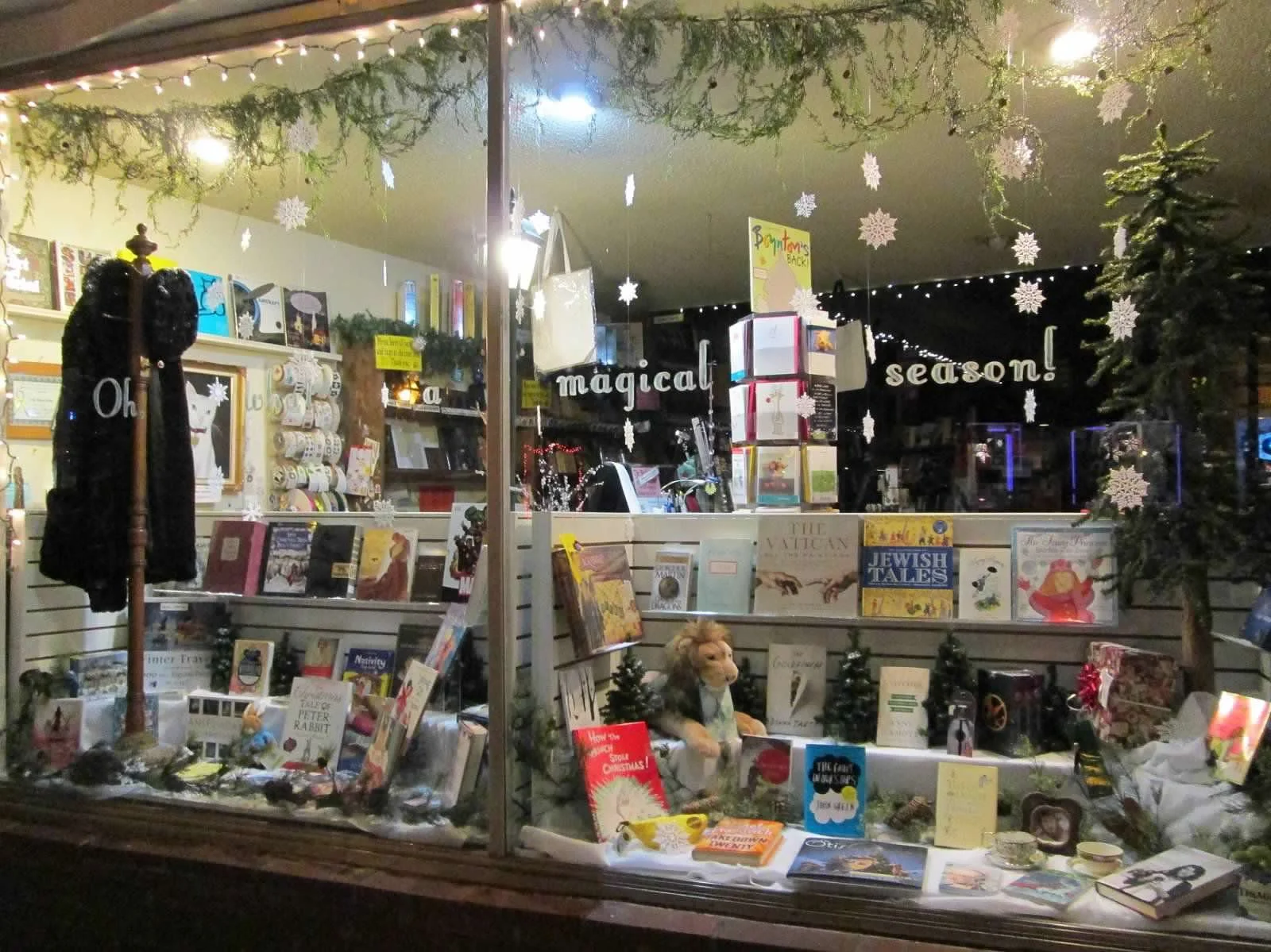 narnia christmas - bookstore