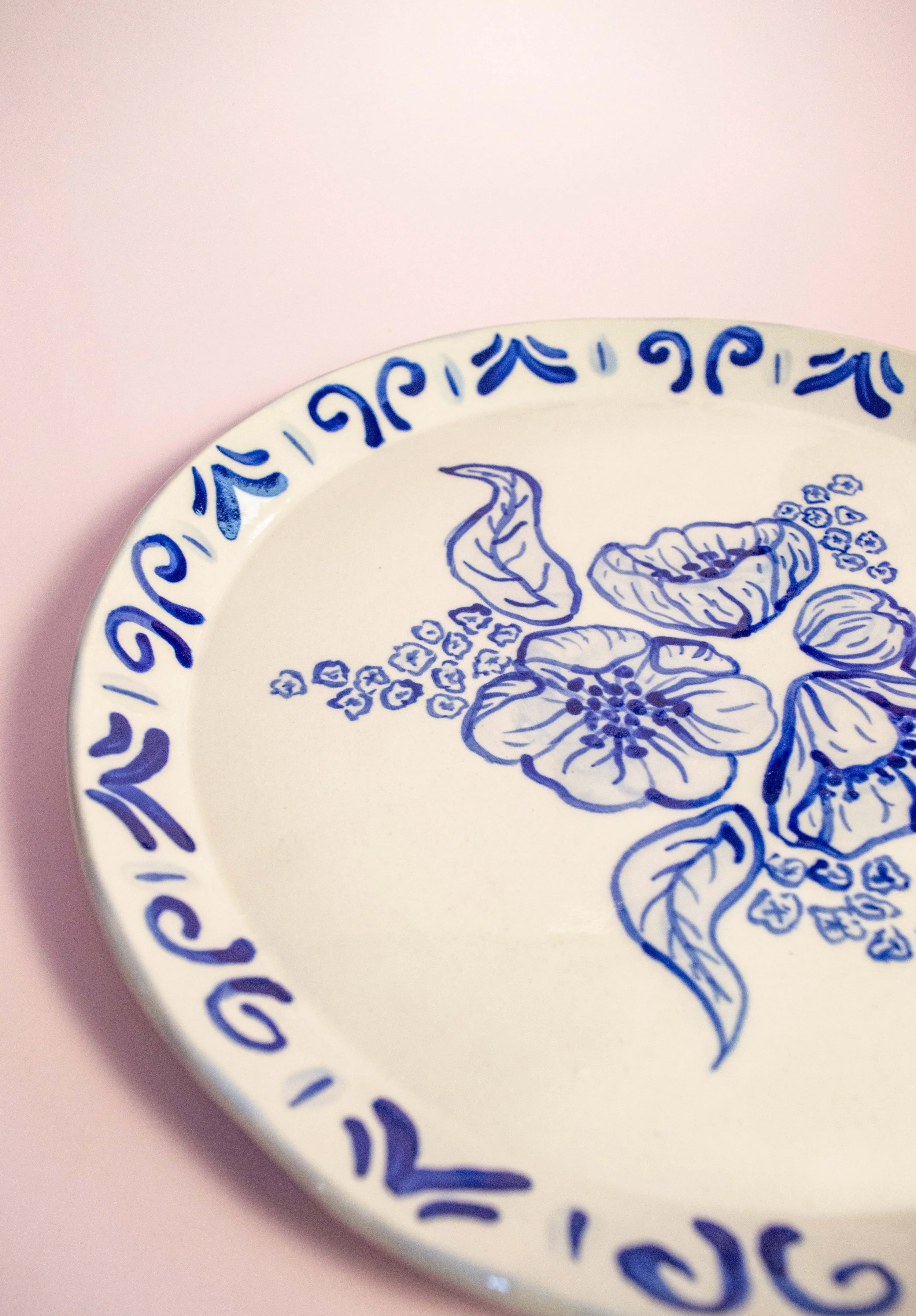 Blue Floral Centered Round Plate 3.jpg