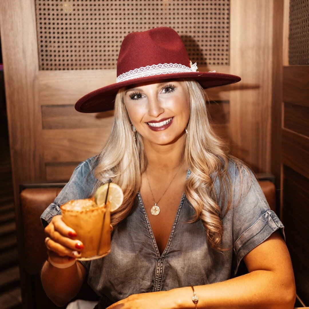 Toast to the finer things in life at Toro Toro. Salud!

📸 @AmberMiller9 and @_lifeinfocus

.
.
.
@ChefRichardSandoval
#ToroToro #ToroToroFortWorth #ChefRichardSandoval #DiscovertheModernWest #TravelTexas #FortWorth #VisitFortWorth #VisitaFortWorth #