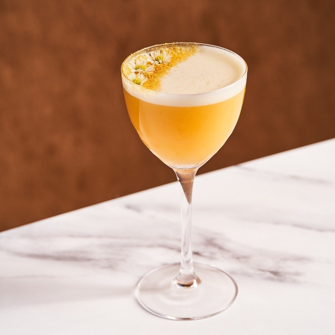 The Margarita Royale is made with tequila blanco, honey, passion fruit cordial lime &amp; bee pollen.

Now thru April 22 🐝

.
.
.
@ChefRichardSandoval
#ToroToroFortWorth #ToroToro #ChefRichardSandoval #FortWorth #VisitFortWorth #VisitaFortWorth #DFW