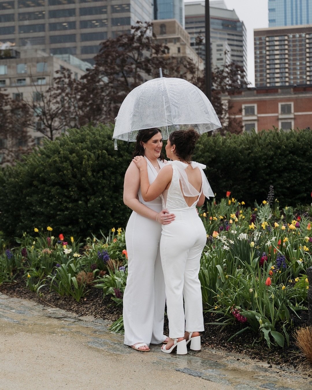 It rained literally the entire time for Margo and Kaylee&rsquo;s day AND YET! We had a perfect philadelphia wedding day &lt;3 
⠀⠀⠀⠀⠀⠀⠀⠀⠀
We started with portraits at Logan Square, walked over to Rodin for some more portraits (and cover from the rain)