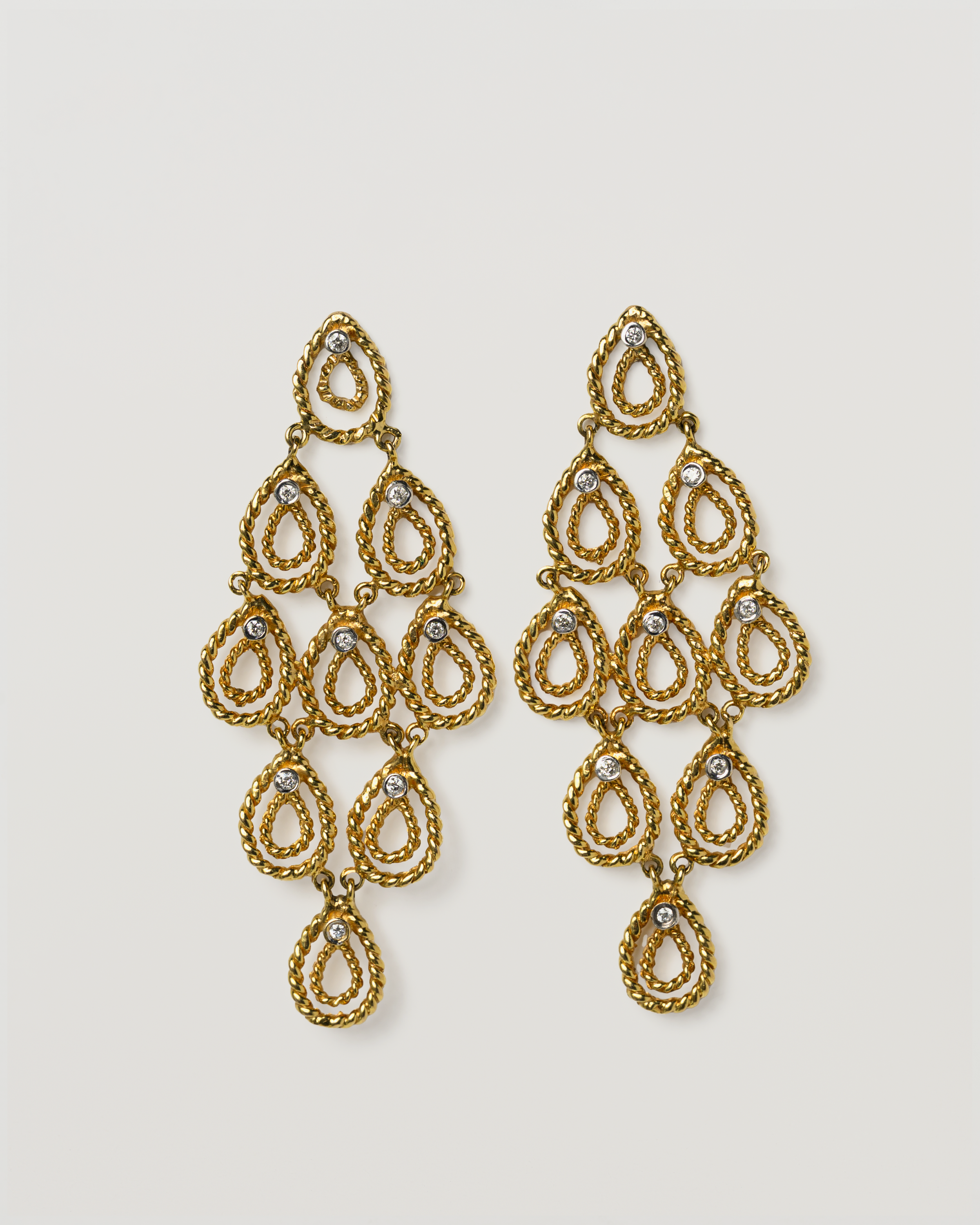 18KY Dangle Diamond Earrings-1.png