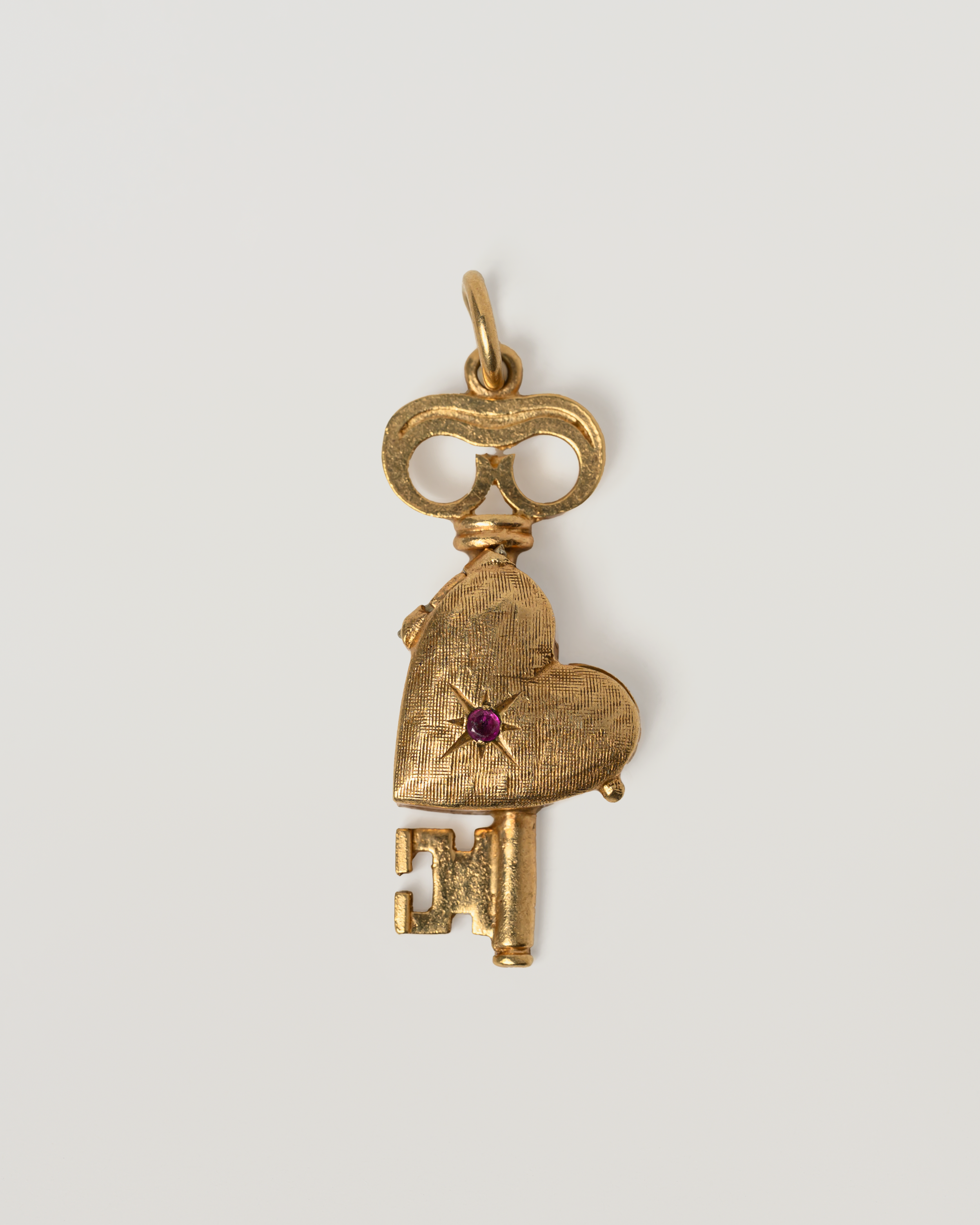 YG key + heart locket pendant-1.png