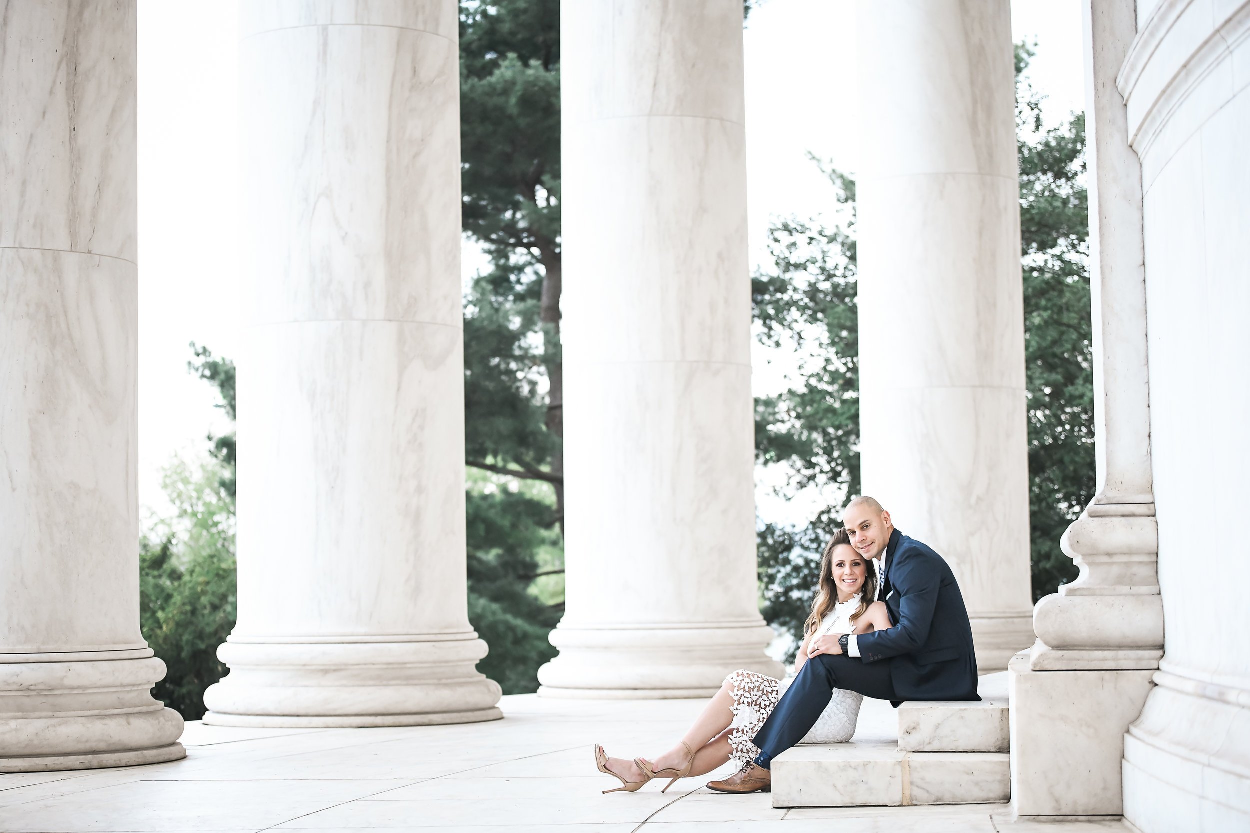 Jefferson memorial couple's photo