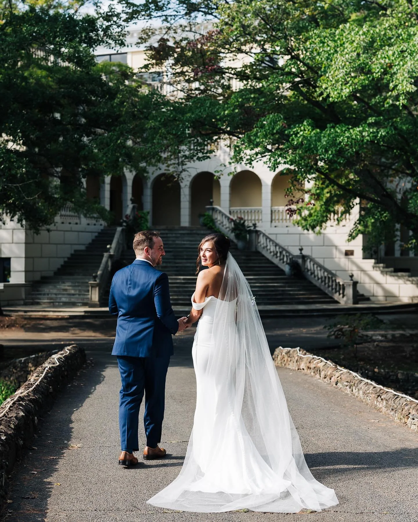 The only word that comes to mind to describe this day: radiant ✨ 

📍 Airlie VA @airlieva 
Photography @dcorzo_photography 
Planning @whitedressblacktie 
MUA @updosforidos 
DJ @summiteventsco 
Officiant @revmarystoneceremonies 
Florals @jpweddingflow