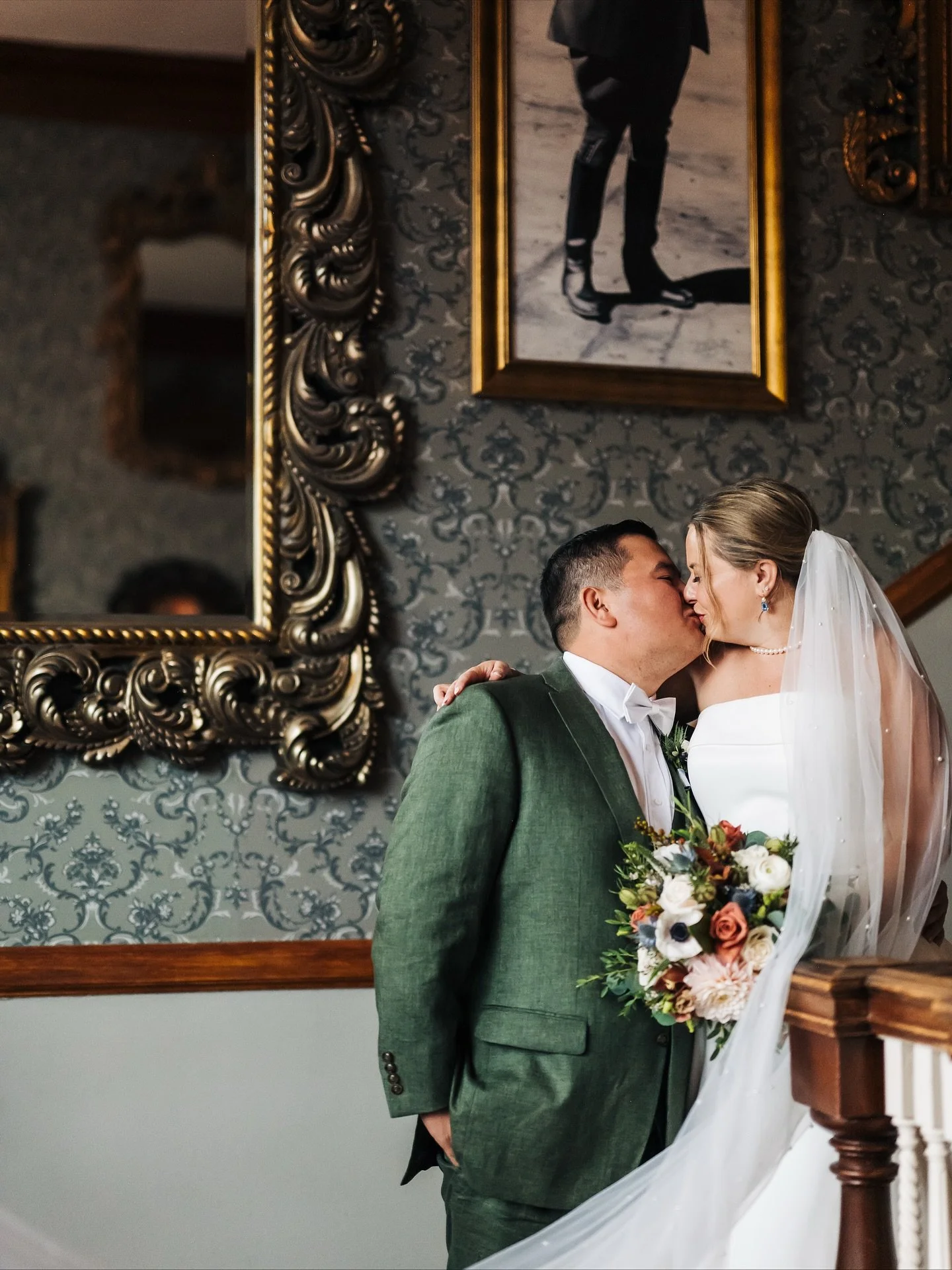 A ✨perfect✨ day &amp; night. 

📍 Estes Park, Colorado 
Venue: The Stanley Hotel @thestanleyhotel 
Photography: @dcorzo_photography @__tata27 @justinbakerphotos t
Planning: @theperfecttouch_co
Beauty: @coloradobridalbeauty
Flower bros: @wespanda@mitc