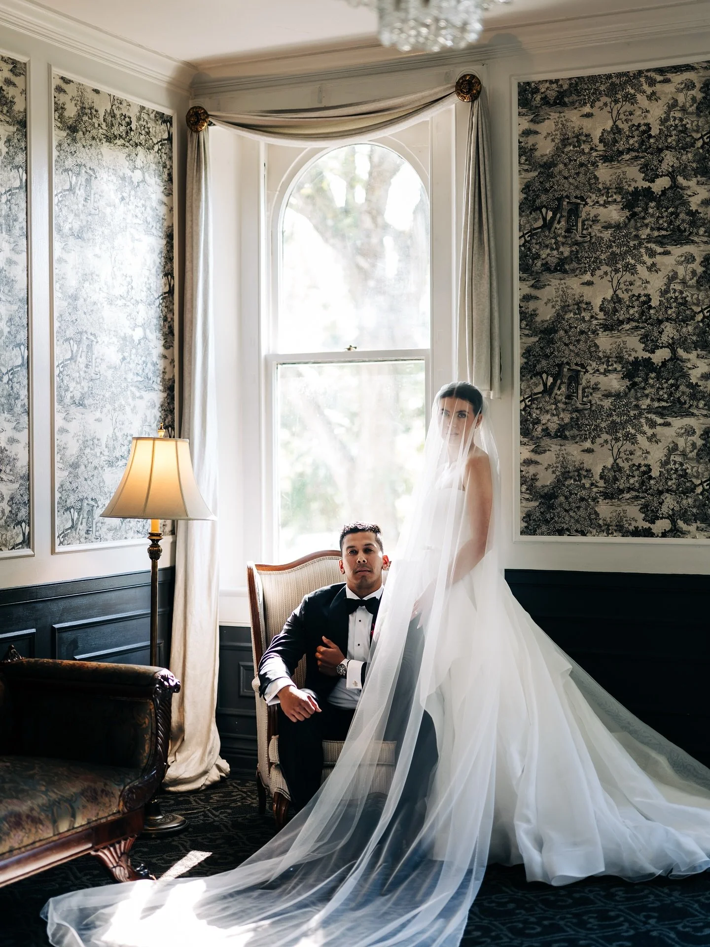 Days like this &gt;

📍 Ceresville Mansion - Frederick, MD

@ana_ua_ @jose.l.reina
Planning - @dmvweddingsandevents
Photography - @dcorzo_photography
Video @tlicmedia
Decor @thelemondecor
MUA @sparklebyelena
Band @bachelorboysband
Rentals @luxxeirent