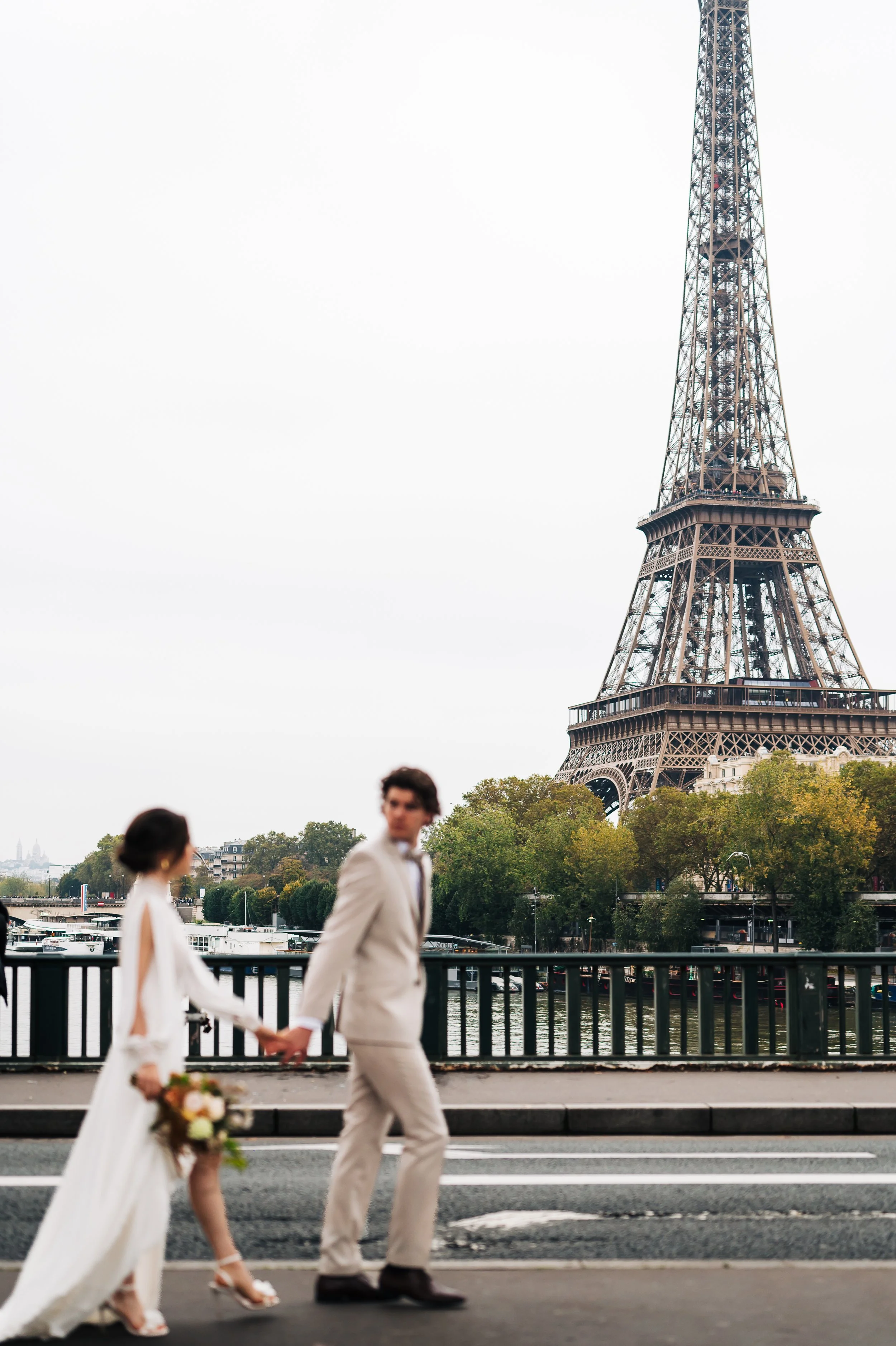 destination elopement photography in Paris