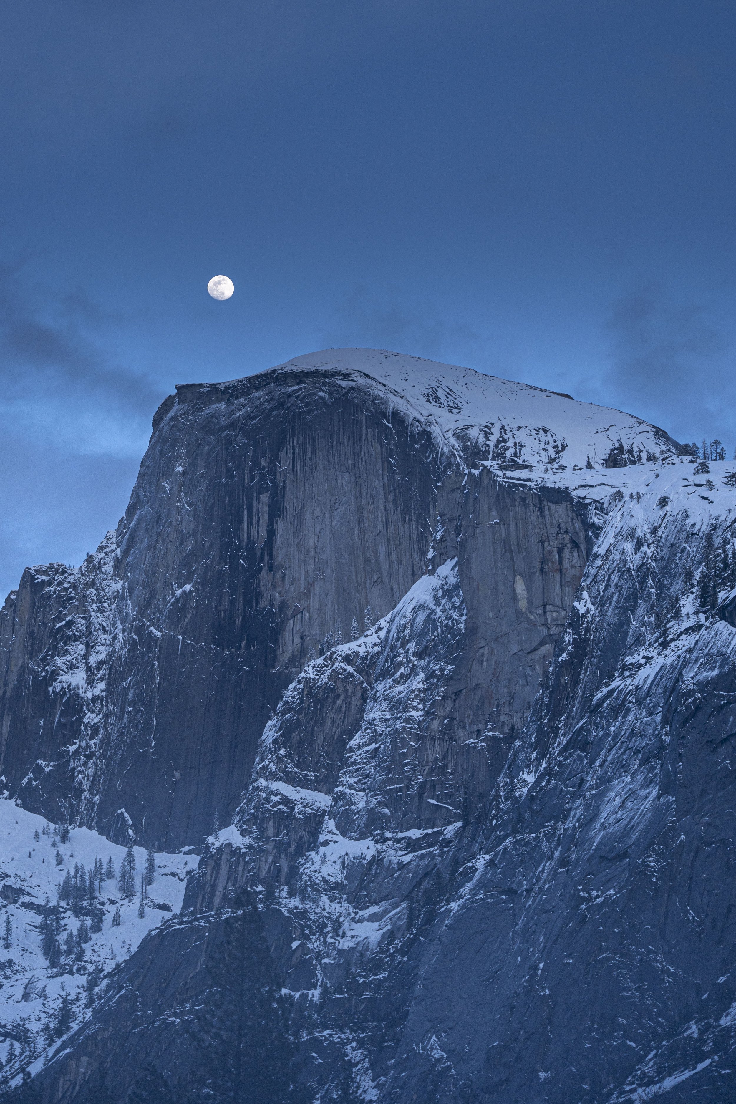 yosemite moon.jpeg