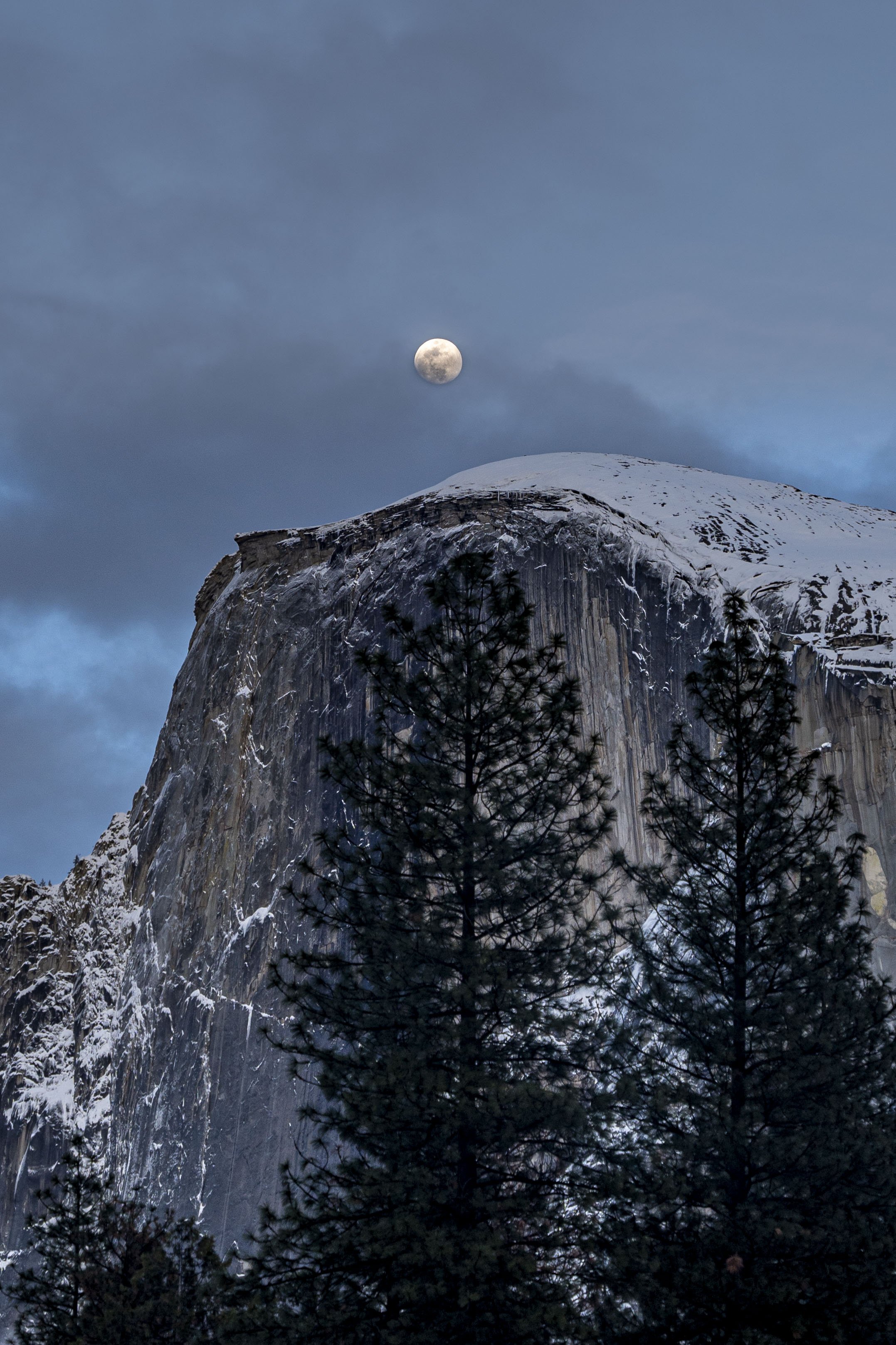 yosemite moon 5.jpeg