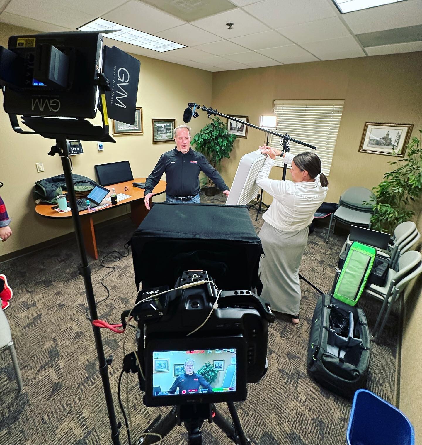 Blowing away our clients with a little movie magic 😂 

#videoproduction #funwithclients #windy #weloveourjob #thursdayvibes #wefun