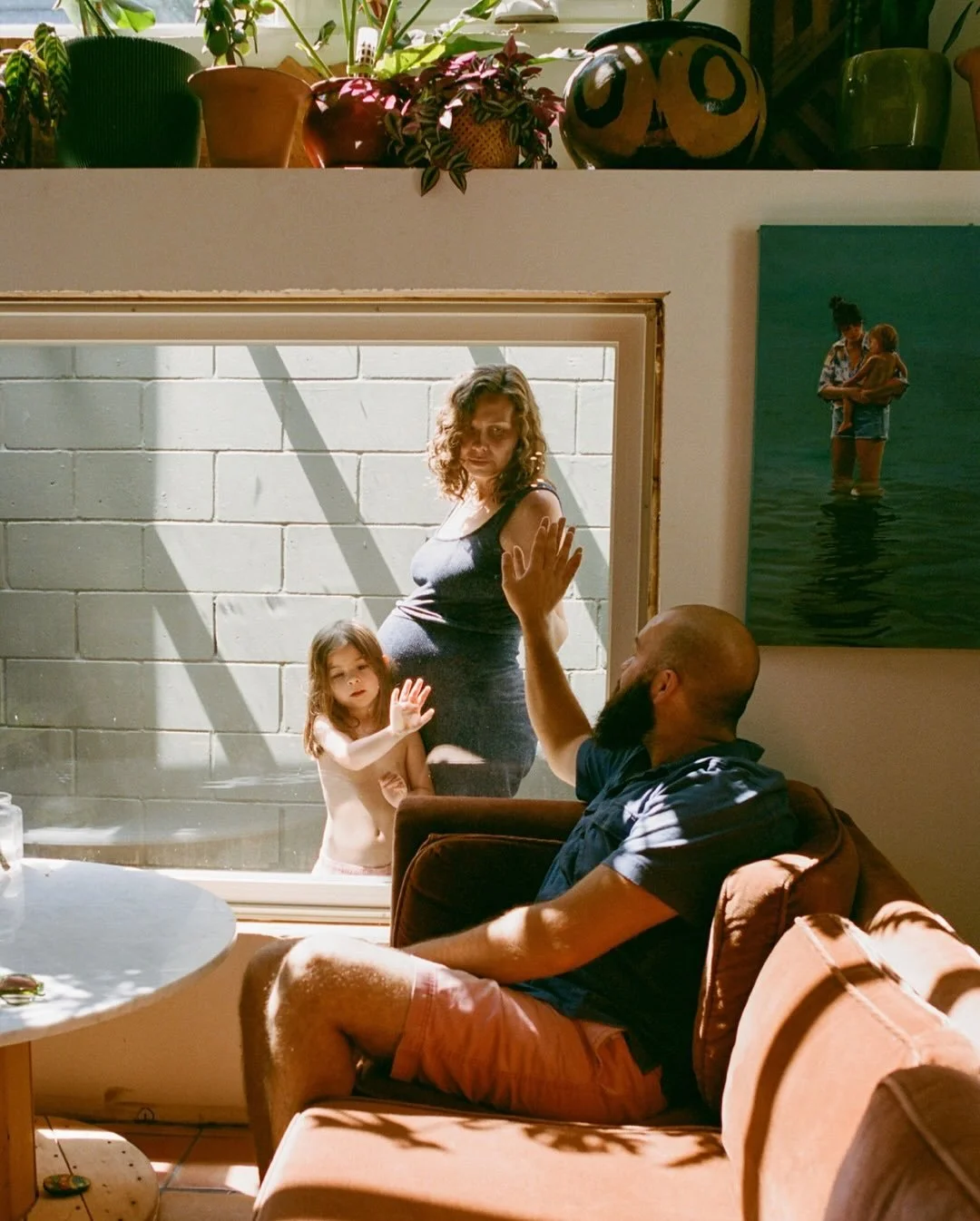 Soft, soft stretching hearts

#film #analog #filmphotography #afilmcosmos #photofilmy #shootfilmmag #filmwave #tendermag #mamagaze #motherhoodonfilm #familiesonfilm