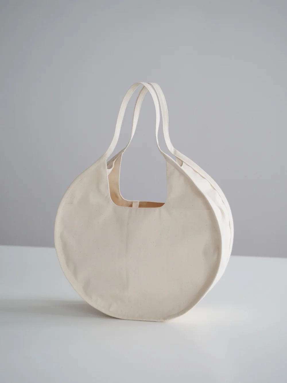 バッグ ARTS&SCIENCE Round pouch natural Round pouch M – ARTS&SCIENCE ONLINE SELLER intl.