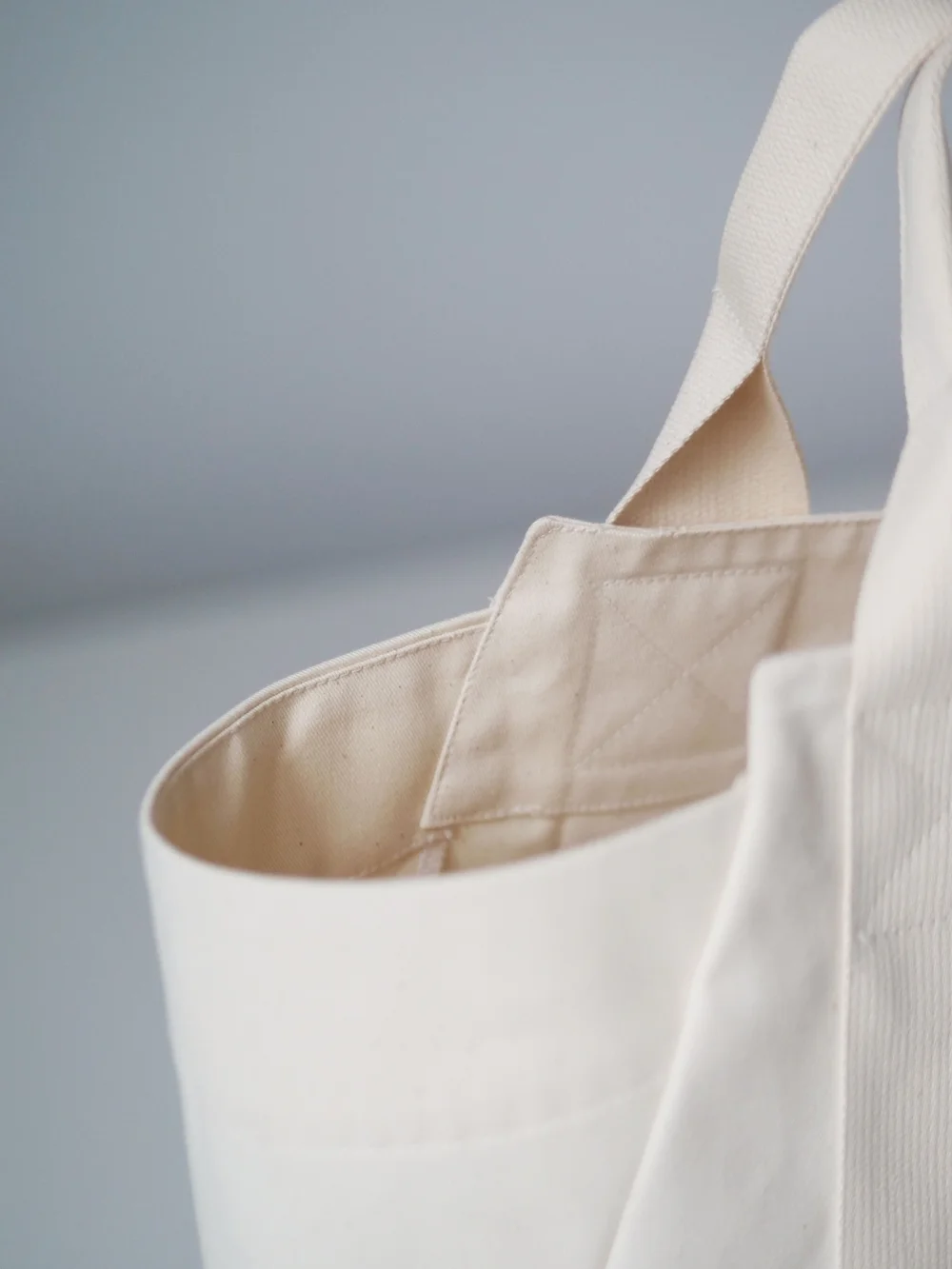 frill tote main image 0