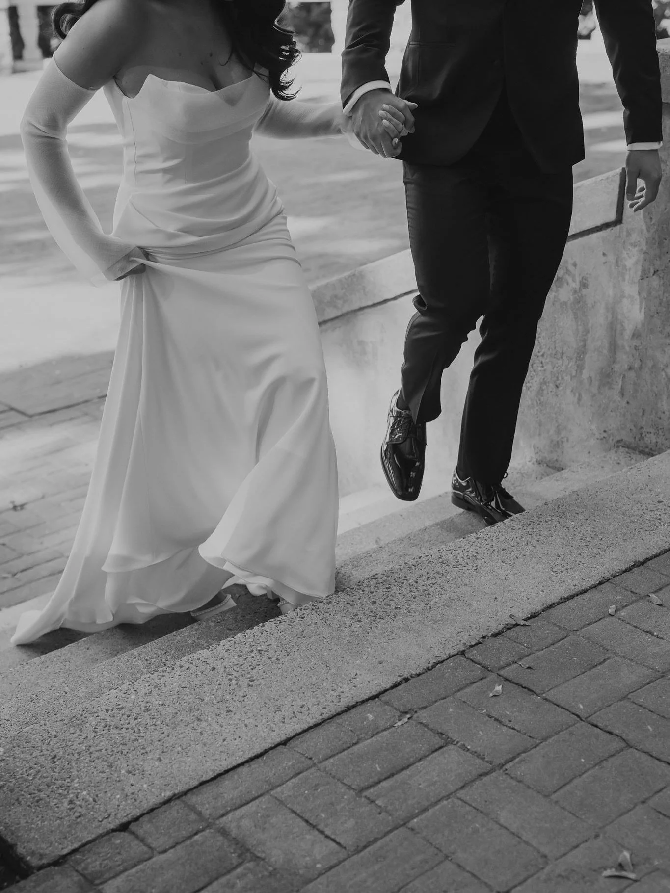 Huge believer that it&rsquo;s your people that help make for a really good wedding 👏 

Will never stop posting This perfect Hudson Valley wedding at Abigail Kirsch at Tappan Hill Mansion 

Photography @jeanettejoyphoto
Venue @tappanhillmansion
Hair 