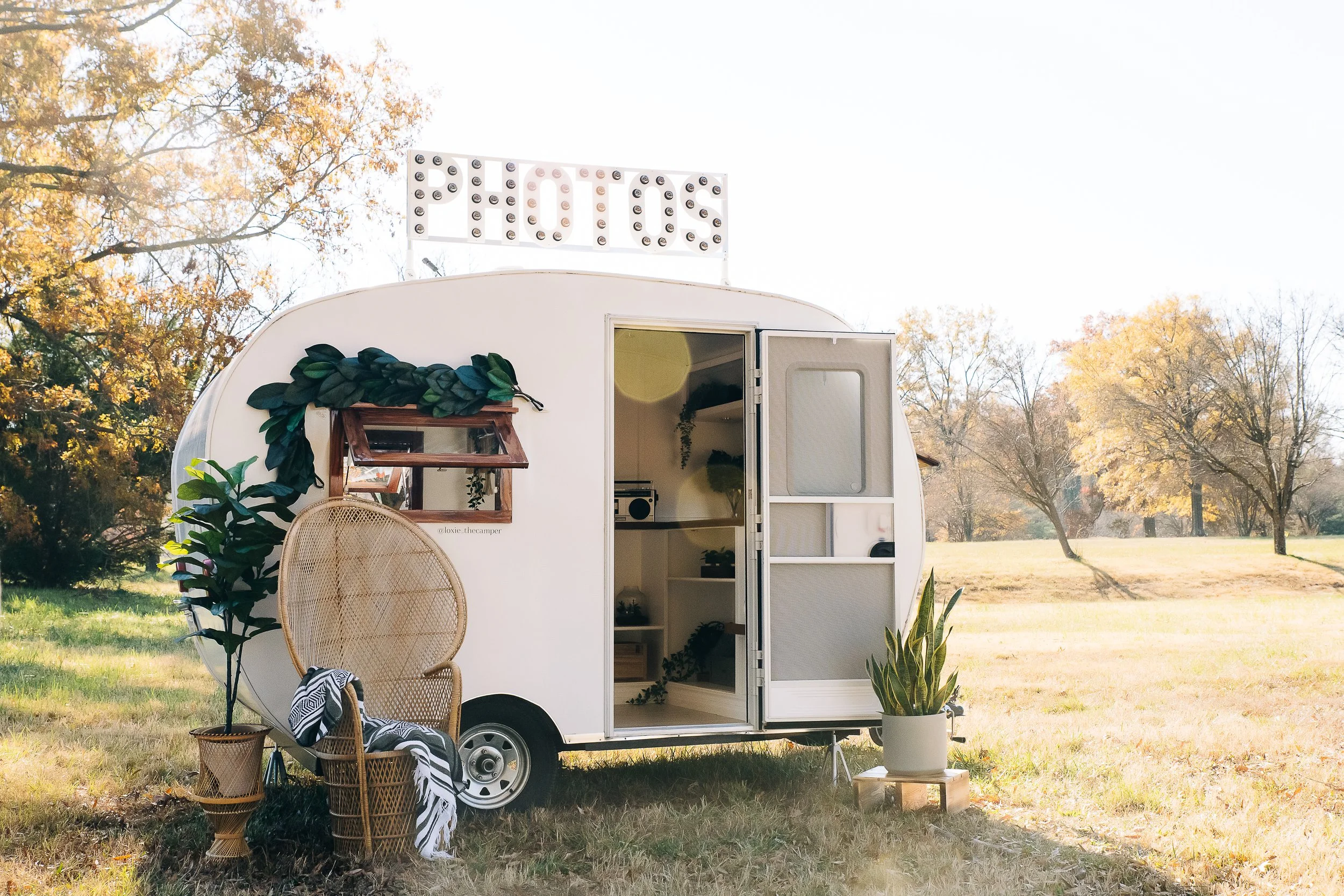  Vintage photo camper  