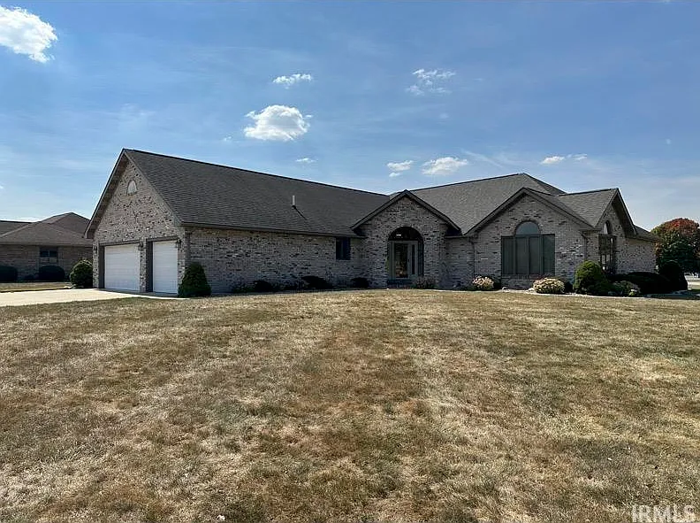 816 Lakeside Kokomo-$434,900k