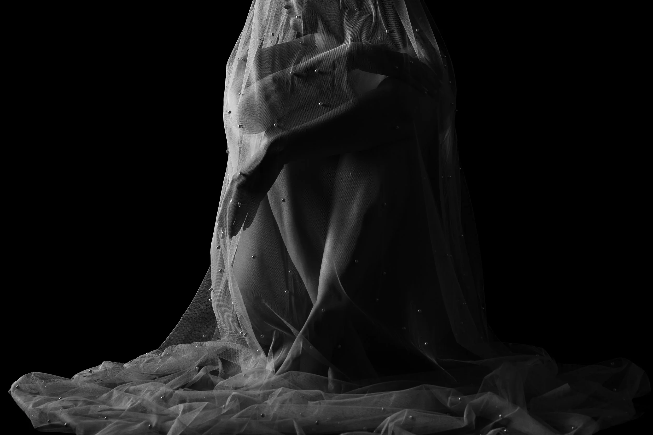 Érzéki menyasszonyi aktfotózás