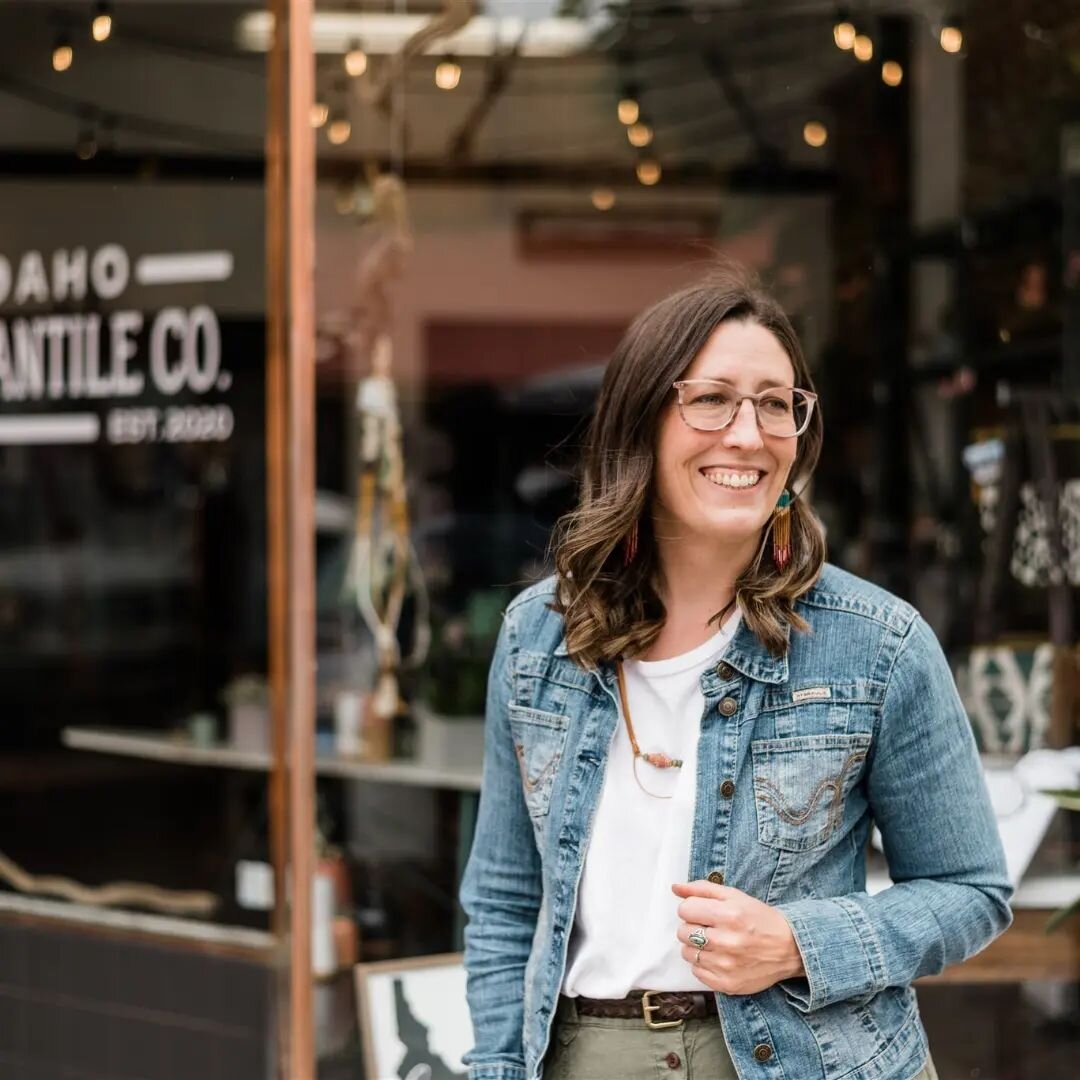 Hello! I'm Tara, the owner and creator behind #lostlittlethings and the @idahomercantile, and now the driving force behind our new maker space @littlestudiocollective also featuring #thedapperjackalope and @thelostandfound208.

I have been making han