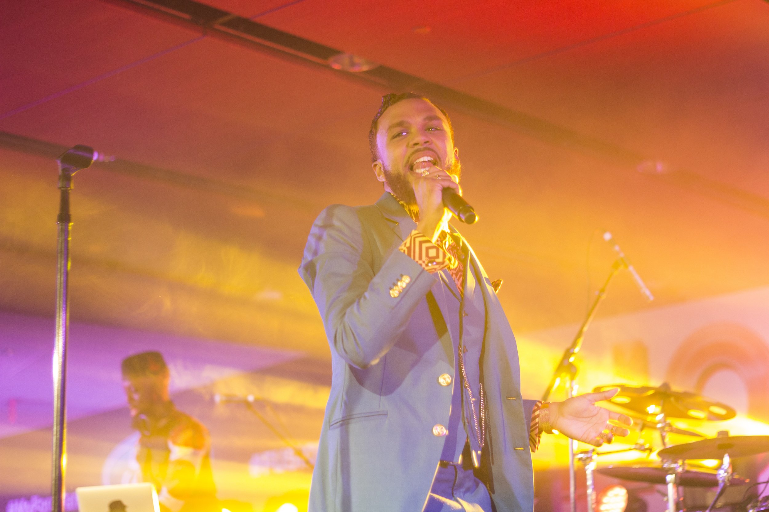 St. Beauty and Jidenna perform at Essence Festival