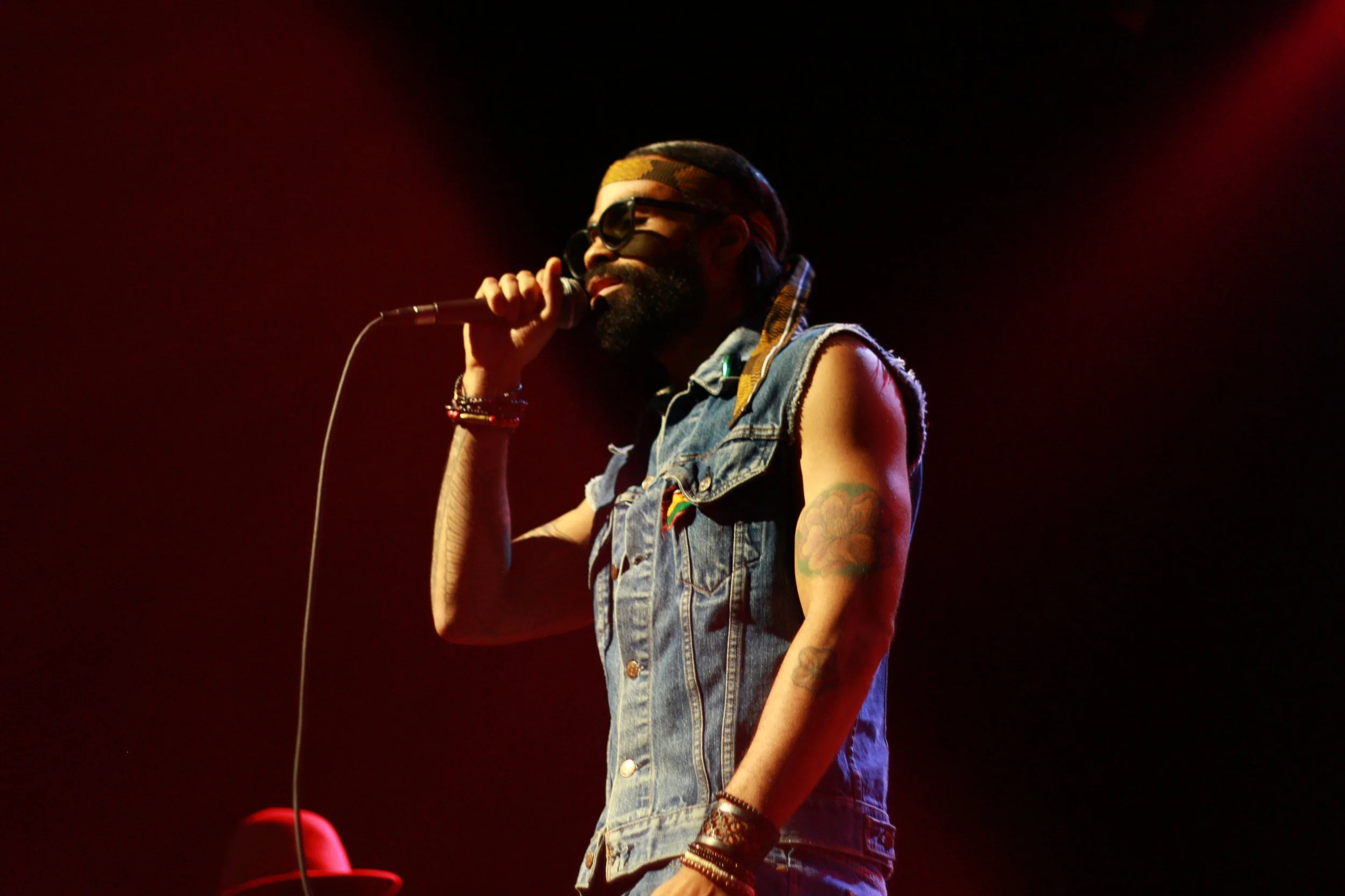 Bilal performs at CenterStage