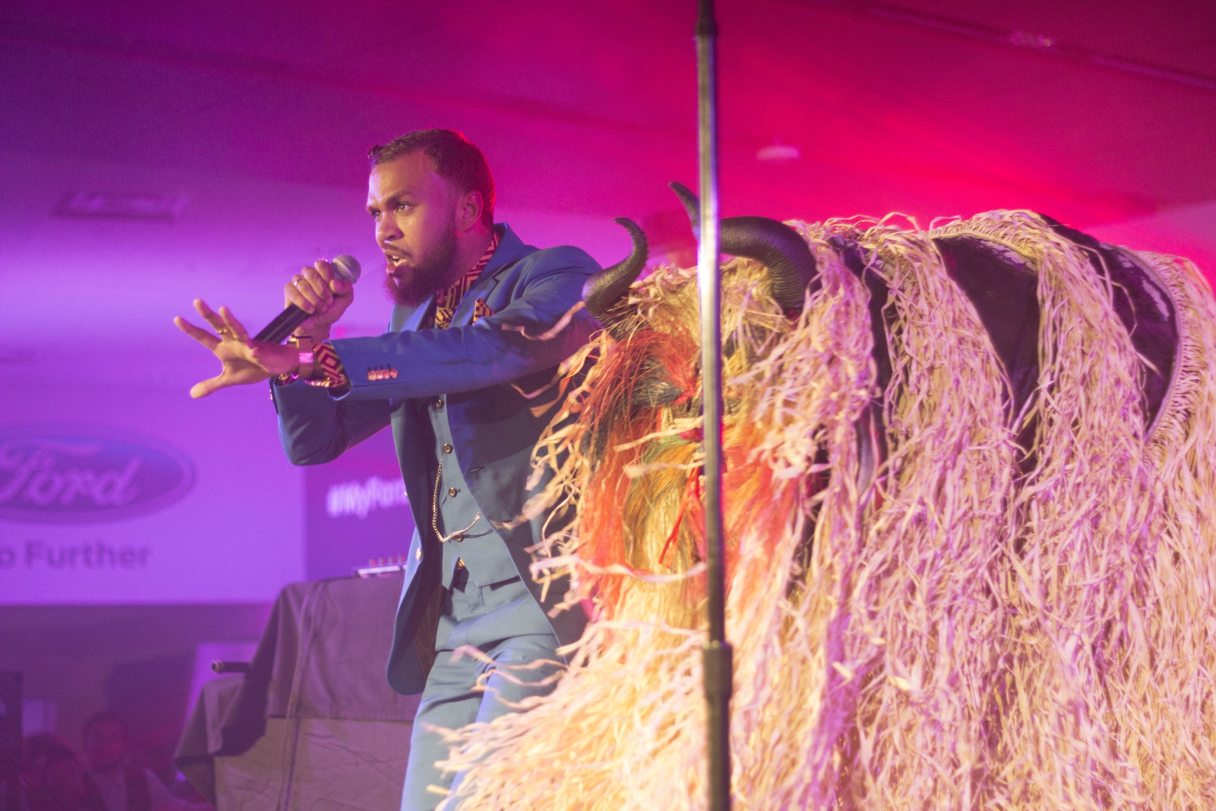 St. Beauty and Jidenna perform at Essence Festival