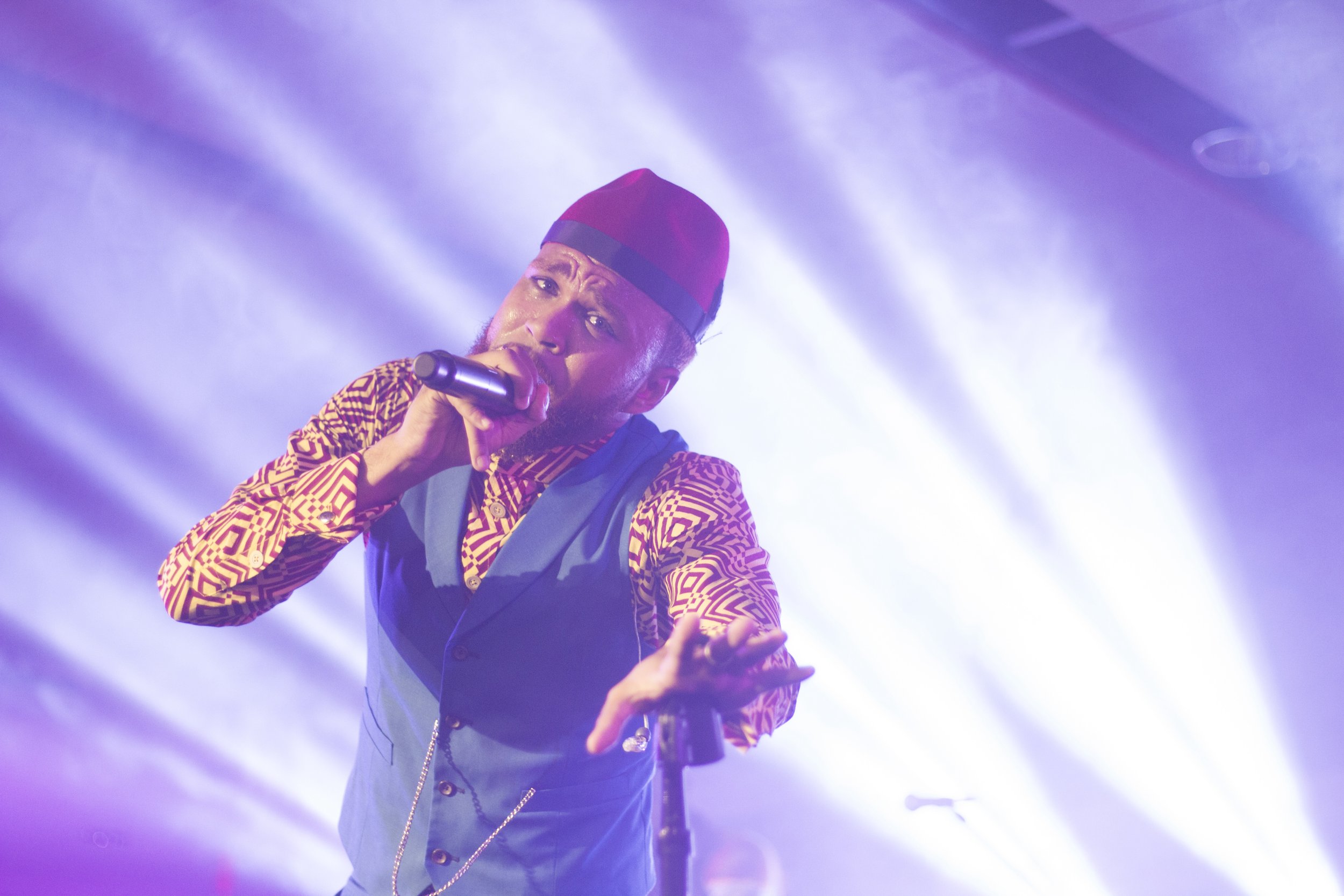 St. Beauty and Jidenna perform at Essence Festival