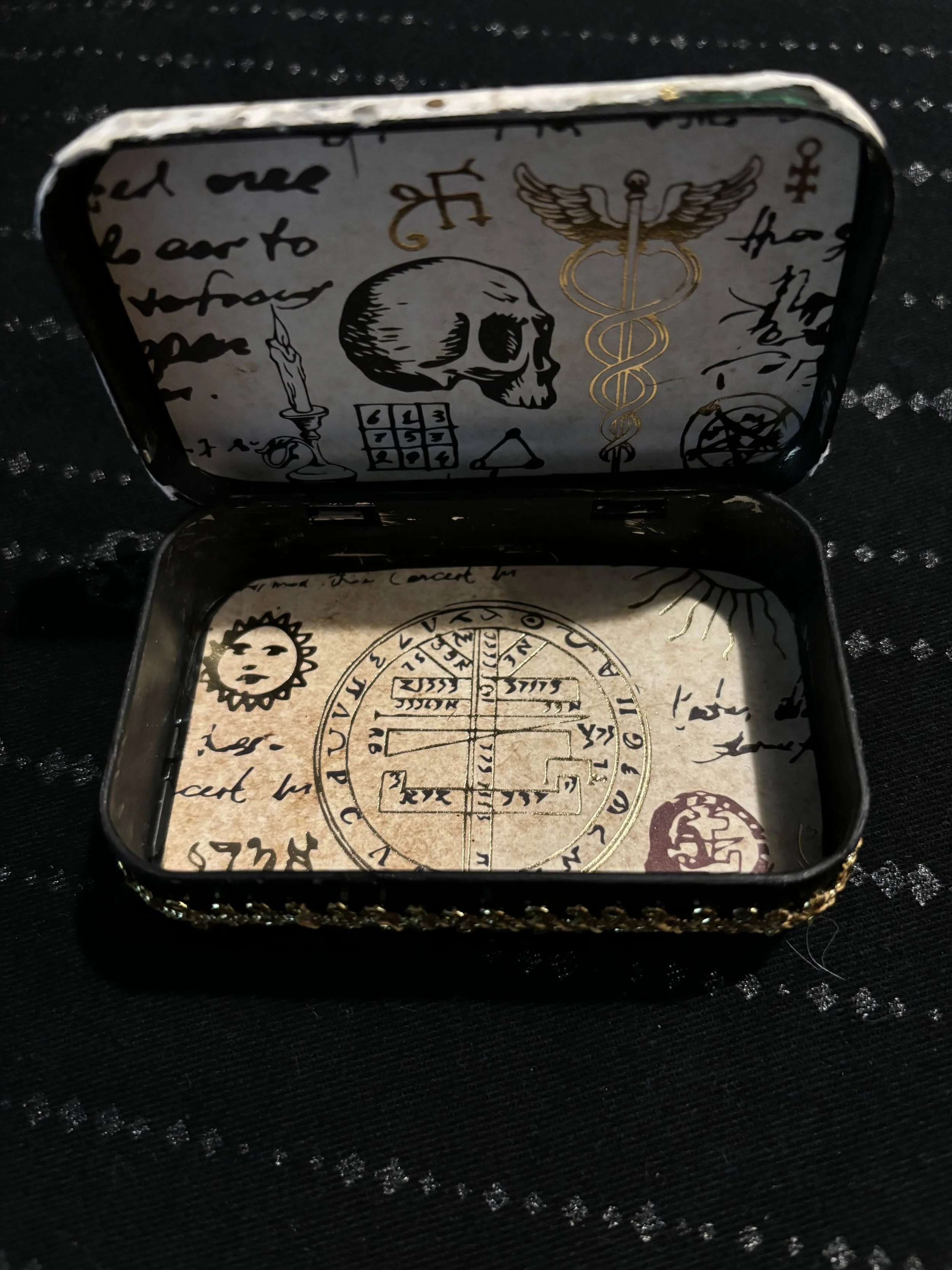 cream tin with know life 2.jpg
