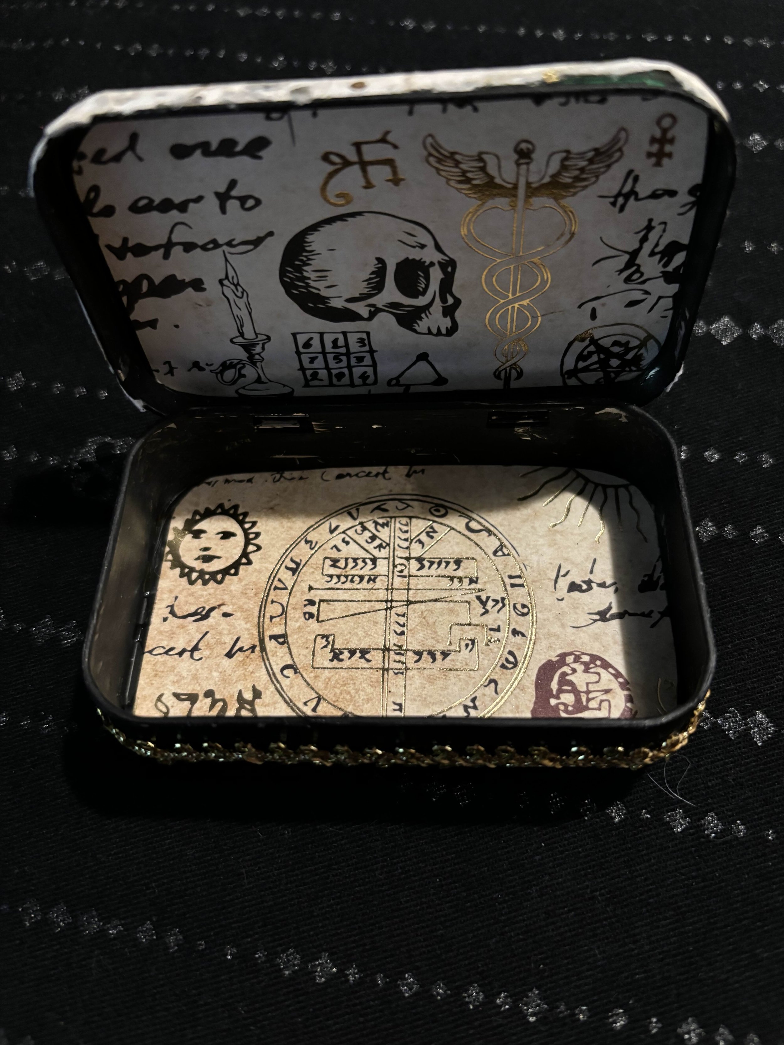 cream tin with know life 2.jpg