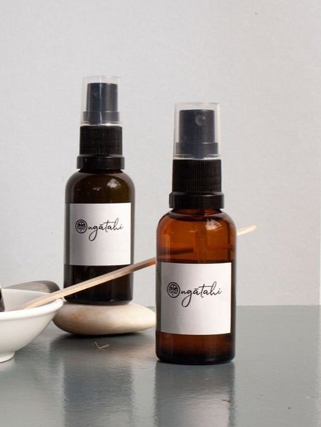 Ngātahi bottled tinctures for packages