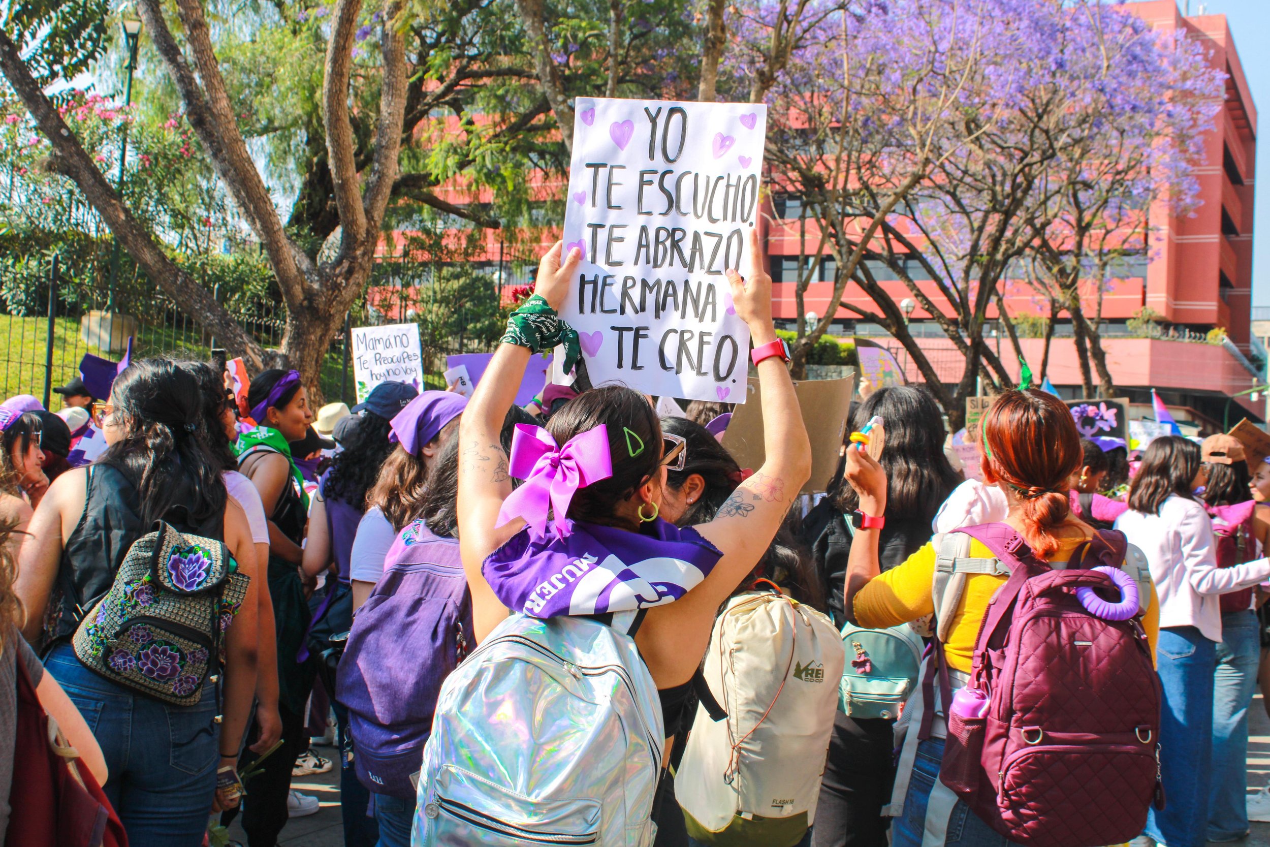Mi experiencia en la marcha del #8M2024 entre consigas, resiliencia y valentía