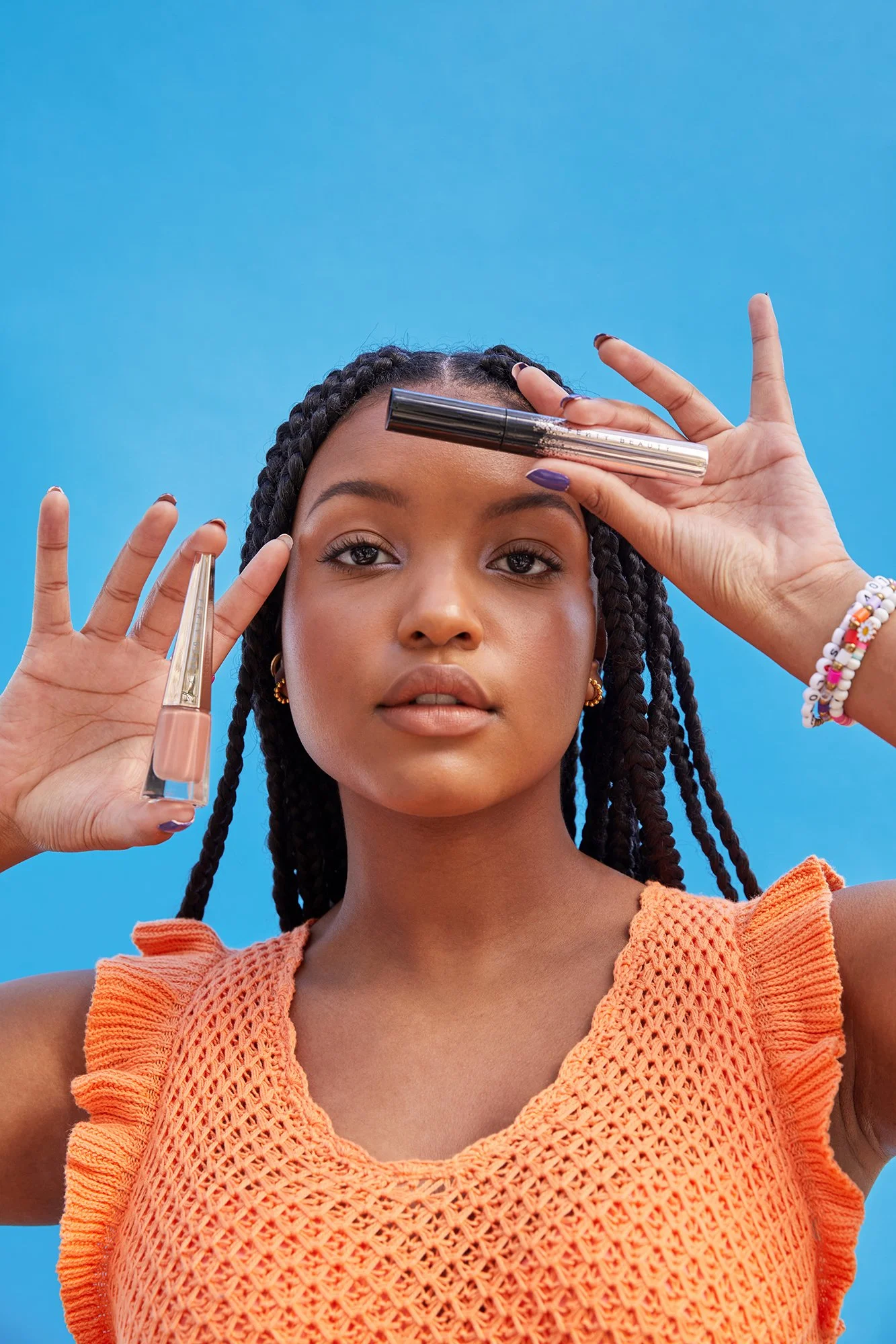 fenty-full-frontal-volume-lift-and-curl-mascara-and-fenty-stunna-lip-paint-longwear-fluid-lip-color-in-unbutton-FEN-BE-100-su22-lifestyle-038.jpg