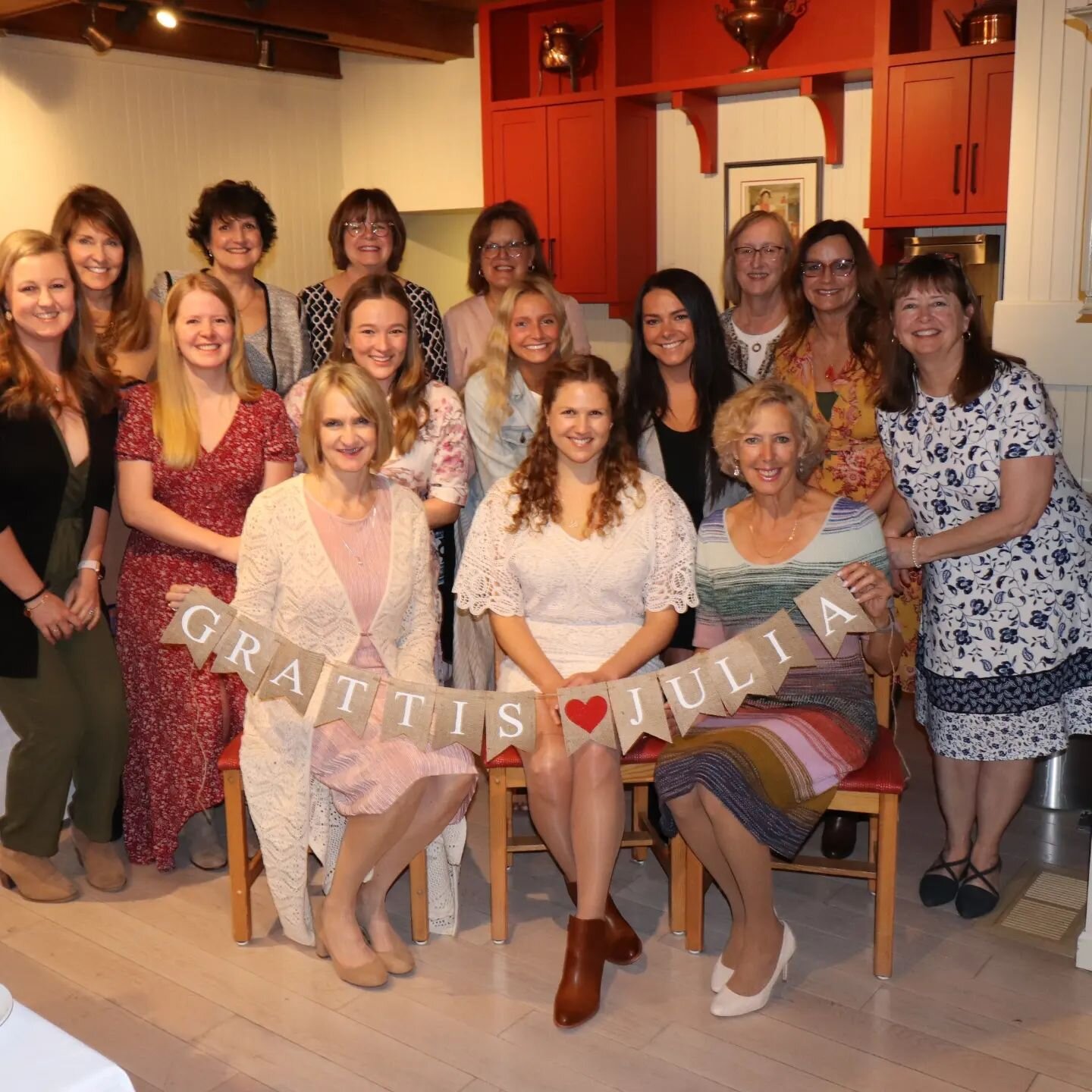 Thank you so much to Lynn and Mary for hosting a Scandinavian themed wedding shower last weekend. I had a lovely time getting to know some of the women who have been a part of Daniel's life for years while enjoying meatballs and lingonsylt.