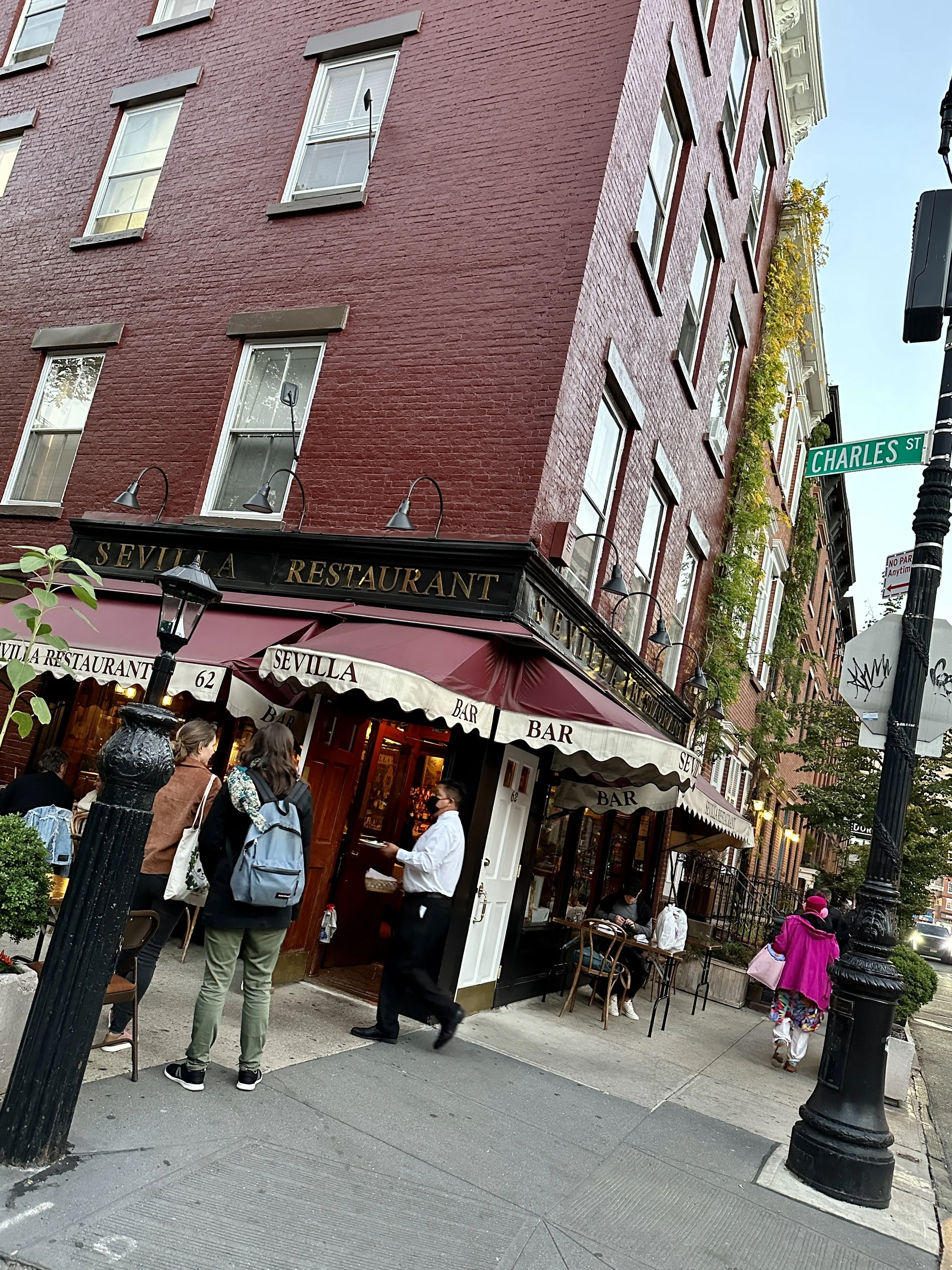 Sevilla Restaurant &amp; Kissing Jessica Stein