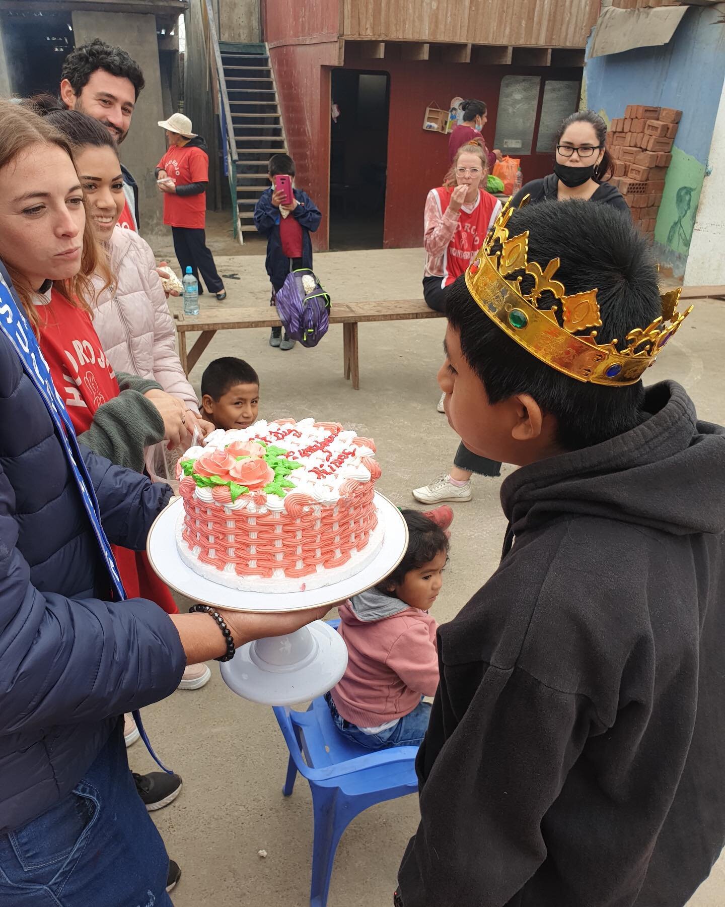 🇵🇪 Hoy celebramos los cumplea&ntilde;os de agosto 🎂 fue una linda manera de terminar una semana de estudios

🇬🇧 Today we celebrated the August birthdays 🎂 It was a lovely way to end a week of studies