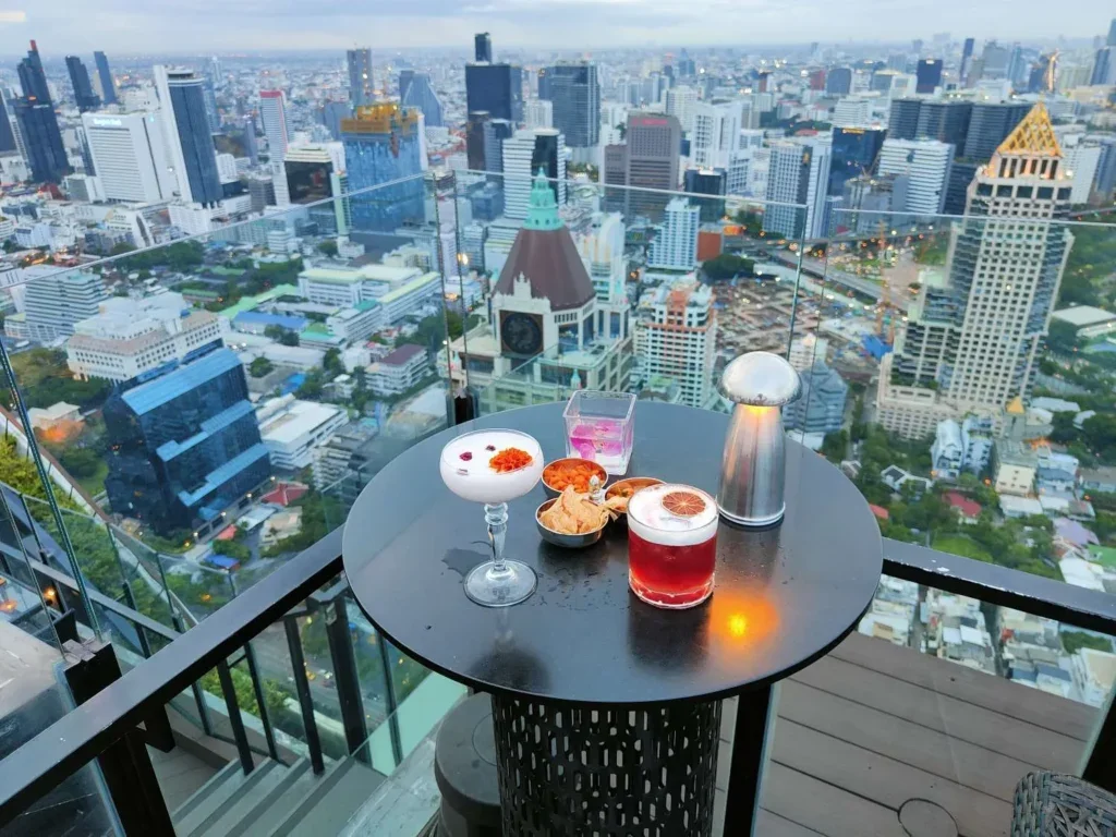 Vertigo & Moon Bar Rooftop cocktails