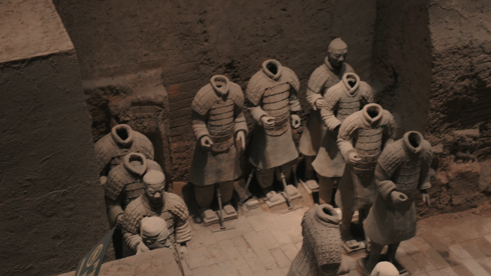 terracotta army warriors mausoleum of Qin Shi Huang