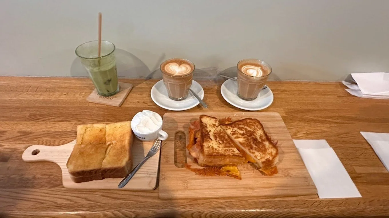 coffee and sandwiches at B3 Coffee Otaru cafe