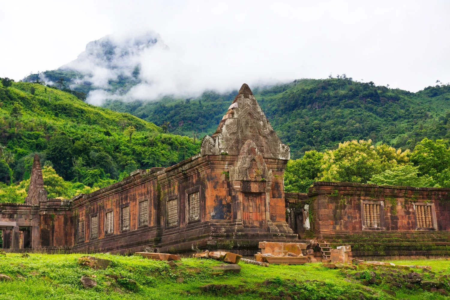 ultimate-guide-to-vat-phou-the-ancient-khmer-temple-hidden-in-southern